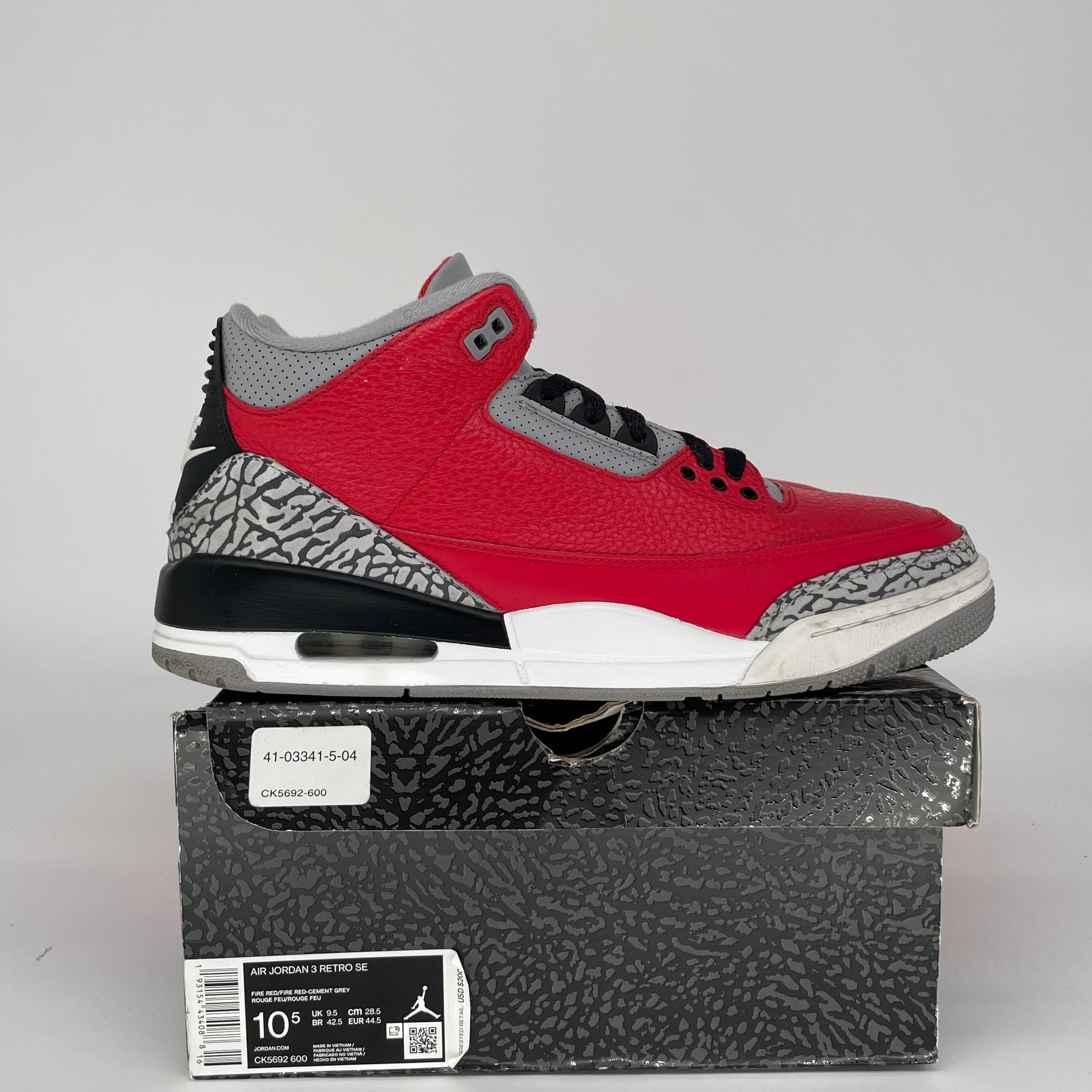 AIR JORDAN 3 UNITE SIZE 10.5 CK5692-600