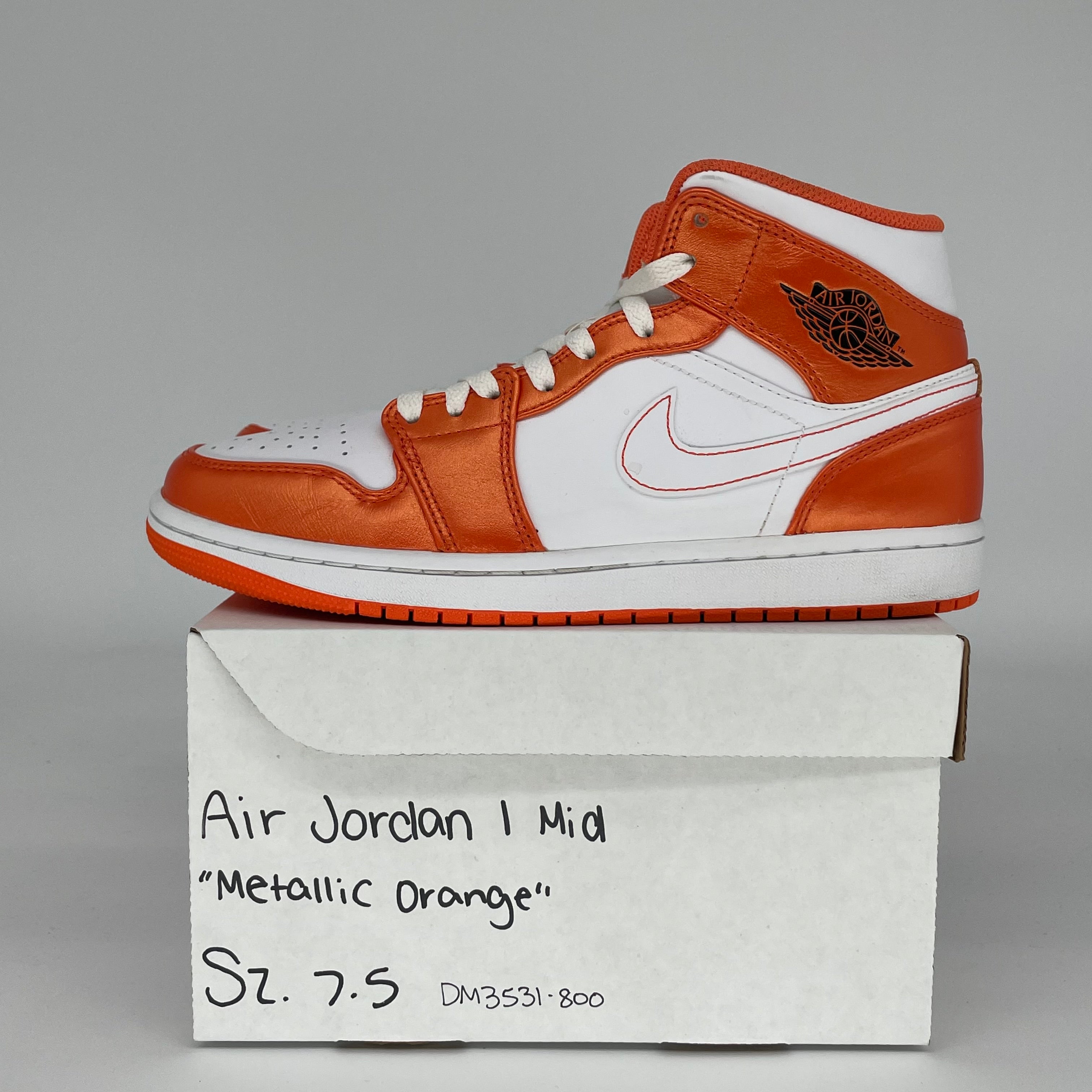 AIR JORDAN 1 MID METALLIC ORANGE SIZE 7.5 DM3531-800