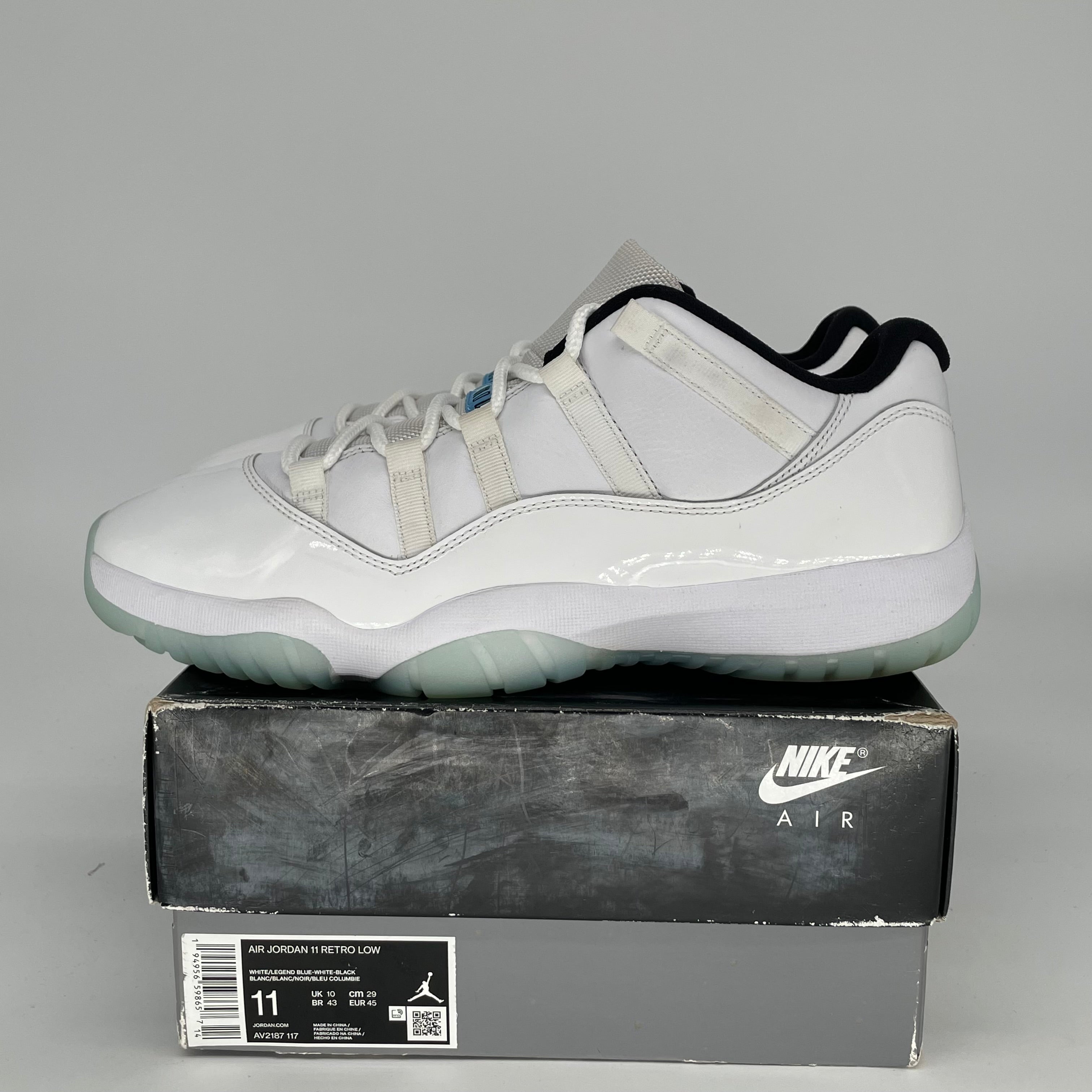 AIR JORDAN 11 LOW LEGEND BLUE SIZE 11 AV2187-117