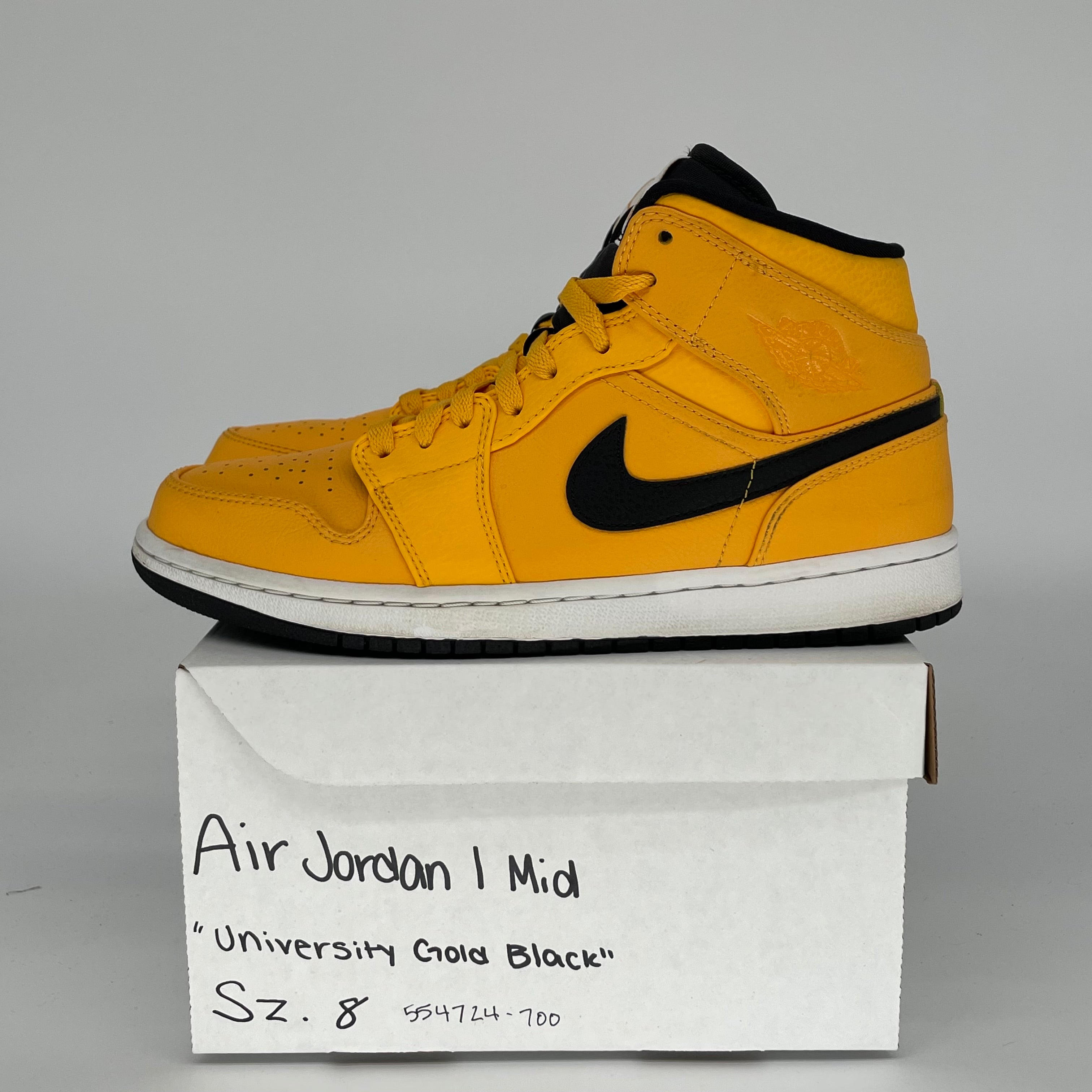 AIR JORDAN 1 MID UNIVERSITY GOLD BLACK SIZE 8/9.5W 554724-700