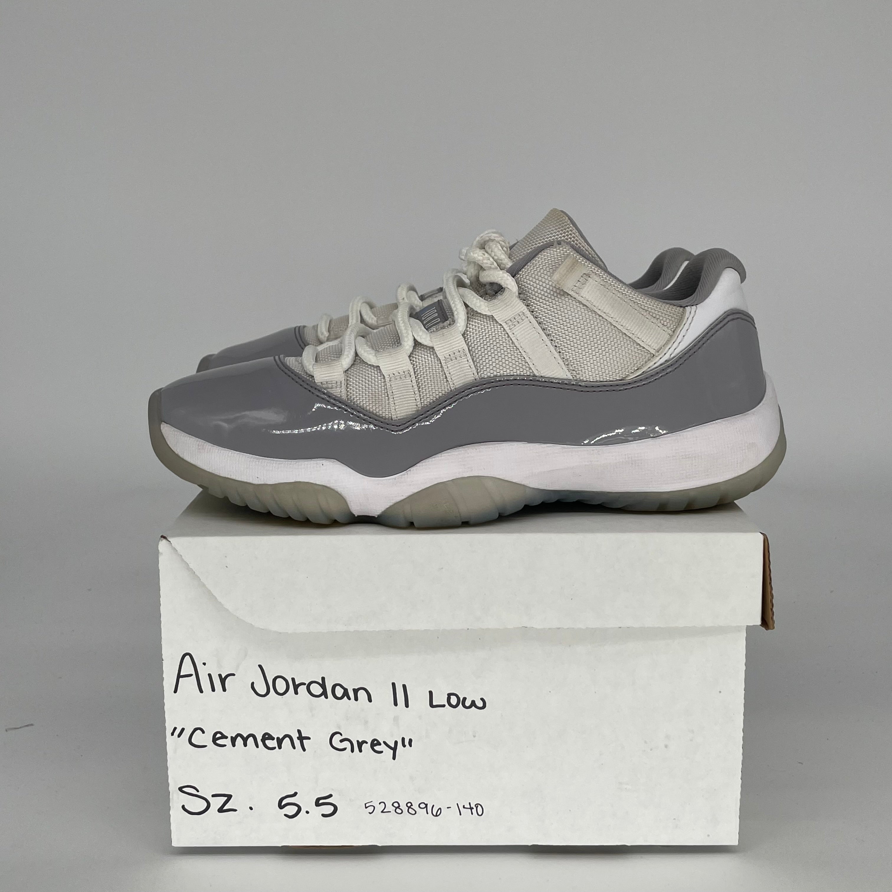 AIR JORDAN 11 LOW CEMENT GREY SIZE 5.5 528896-140