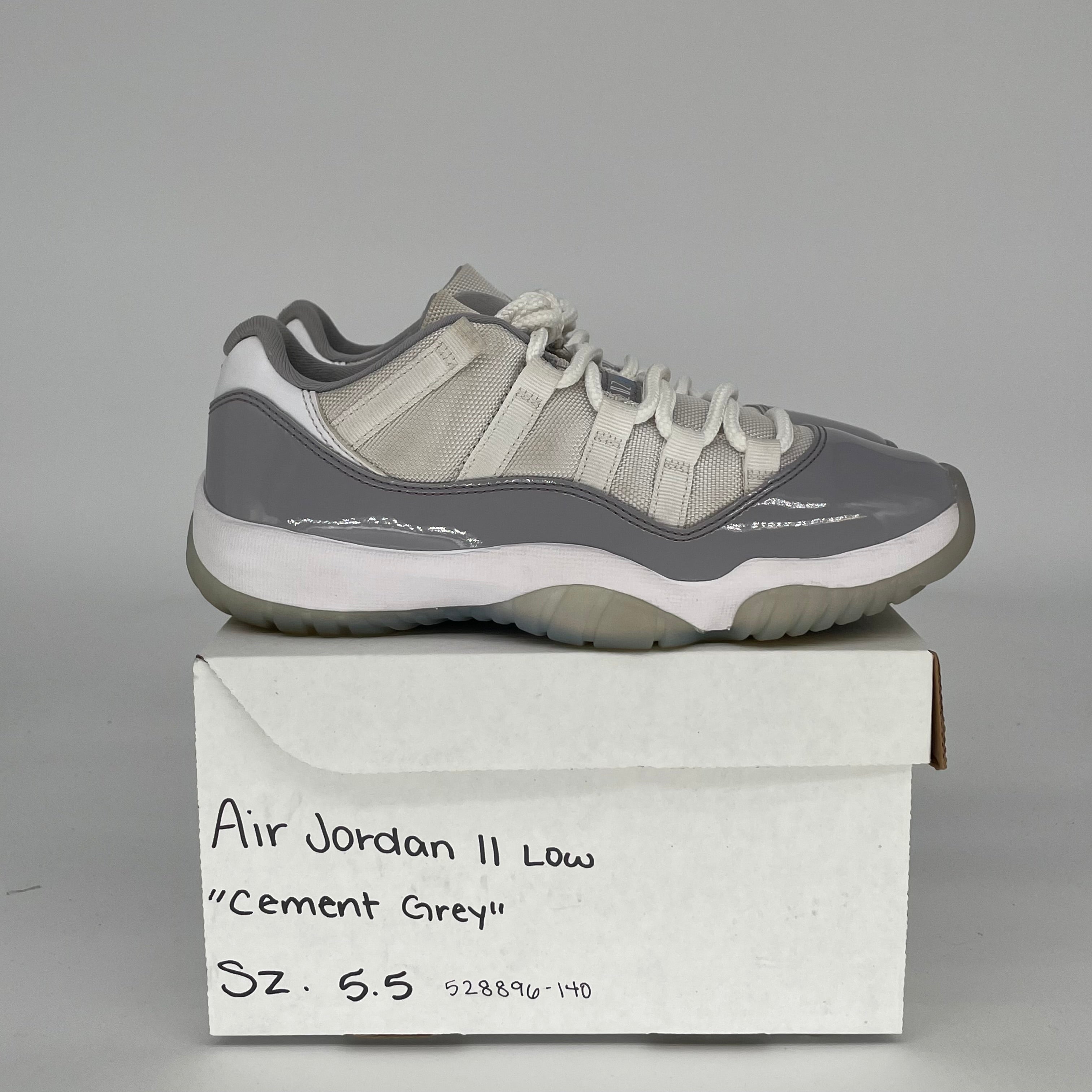 AIR JORDAN 11 LOW CEMENT GREY SIZE 5.5 528896-140