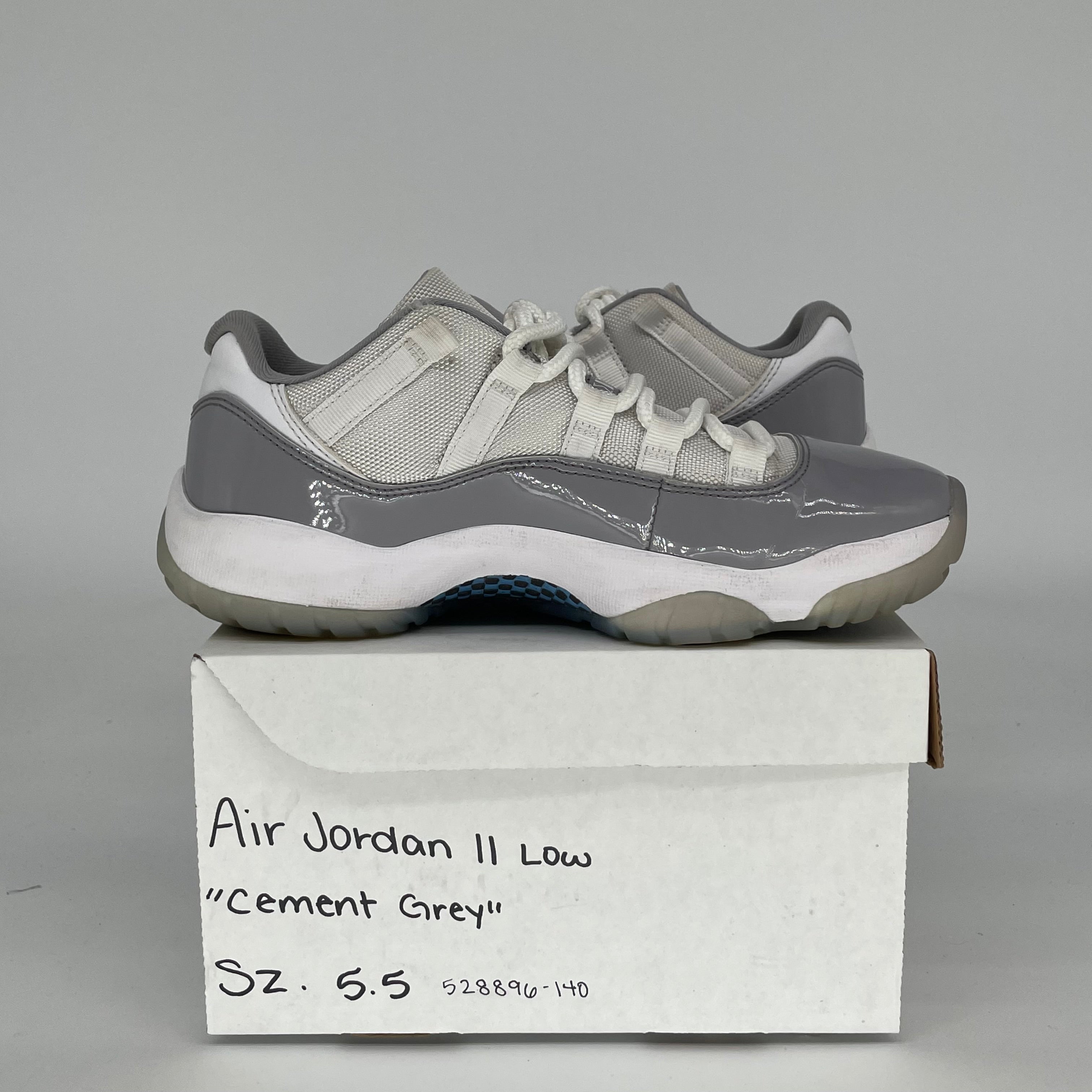 AIR JORDAN 11 LOW CEMENT GREY SIZE 5.5 528896-140