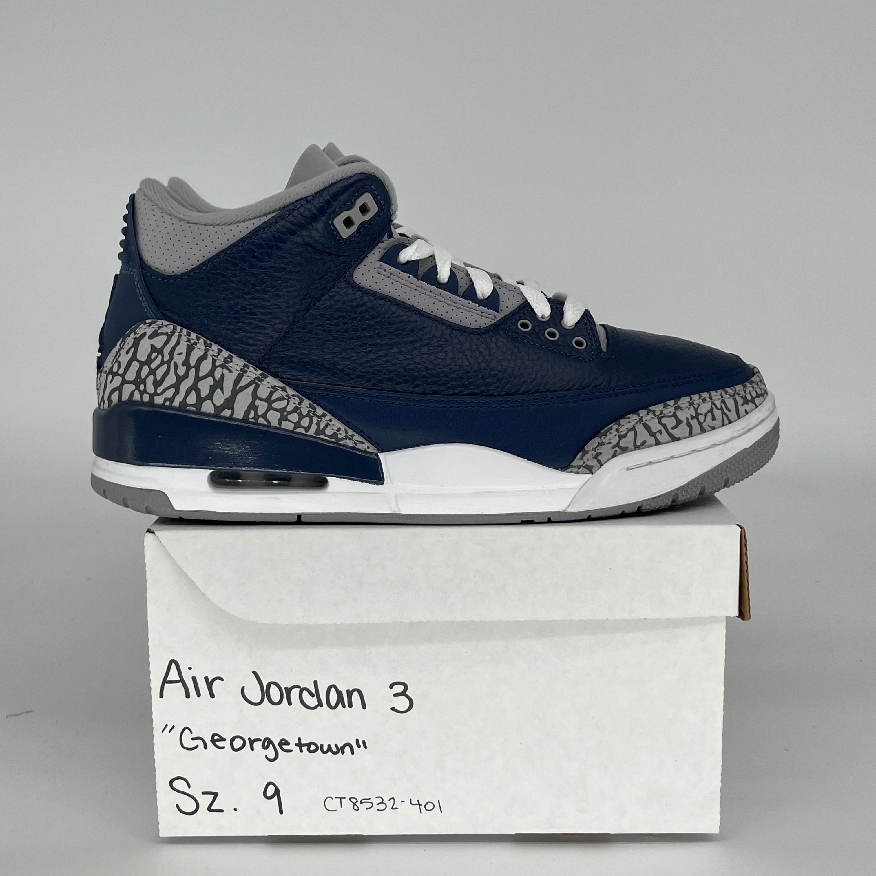 AIR JORDAN 3 GEORGETOWNS SIZE 9 CT8532-401