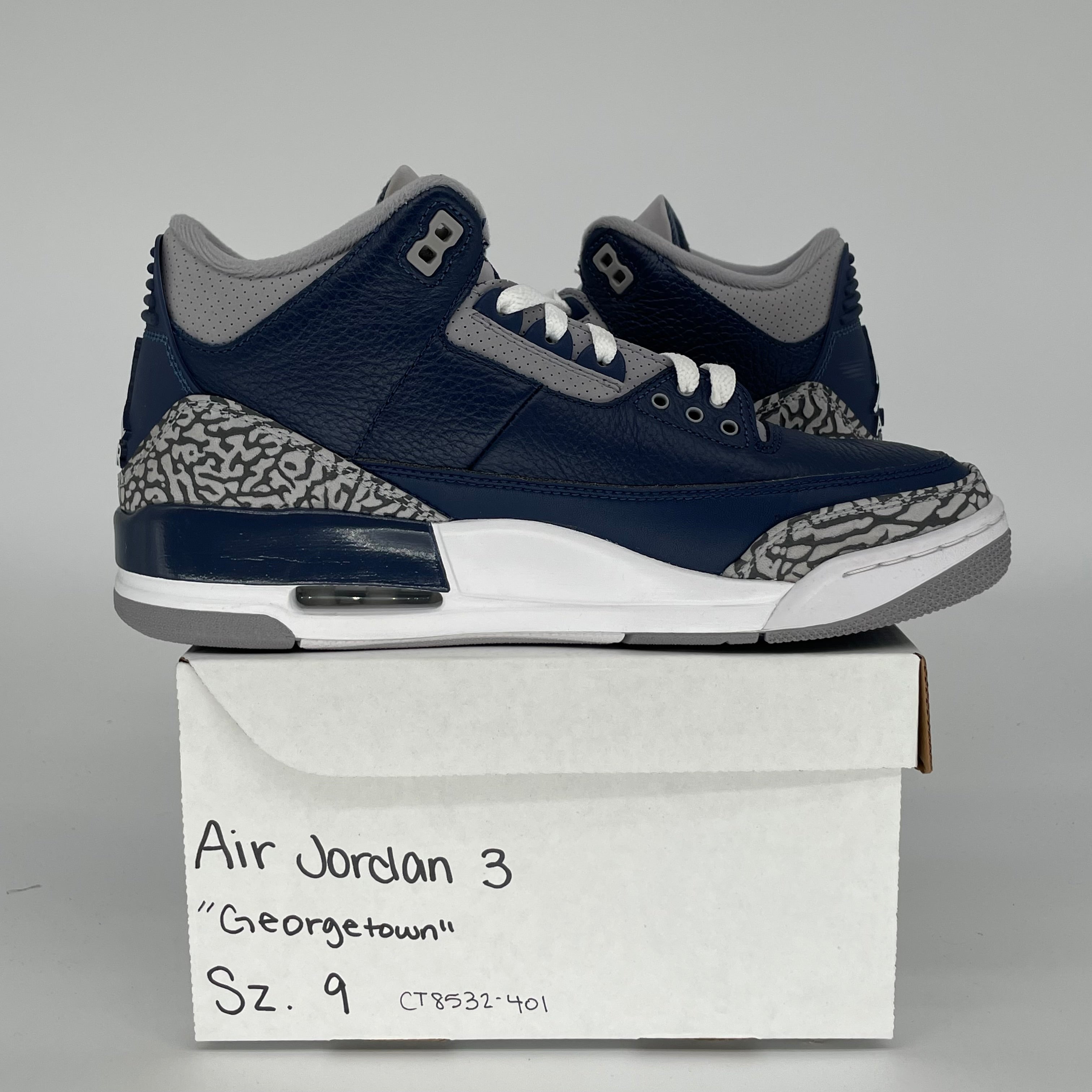 AIR JORDAN 3 GEORGETOWNS SIZE 9 CT8532-401