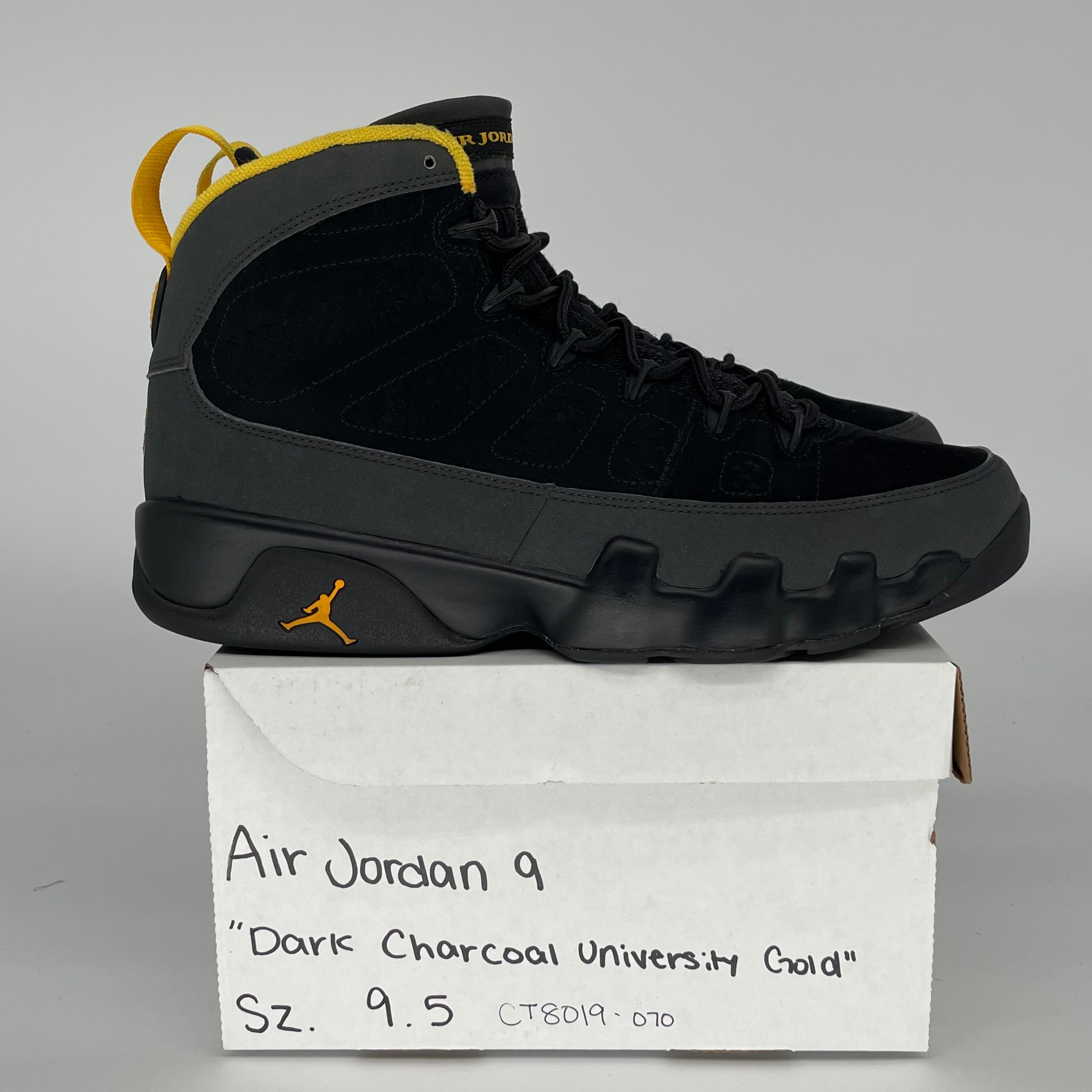 AIR JORDAN 9 UNIVERSITY GOLD SIZE 9.5 CT8019-070