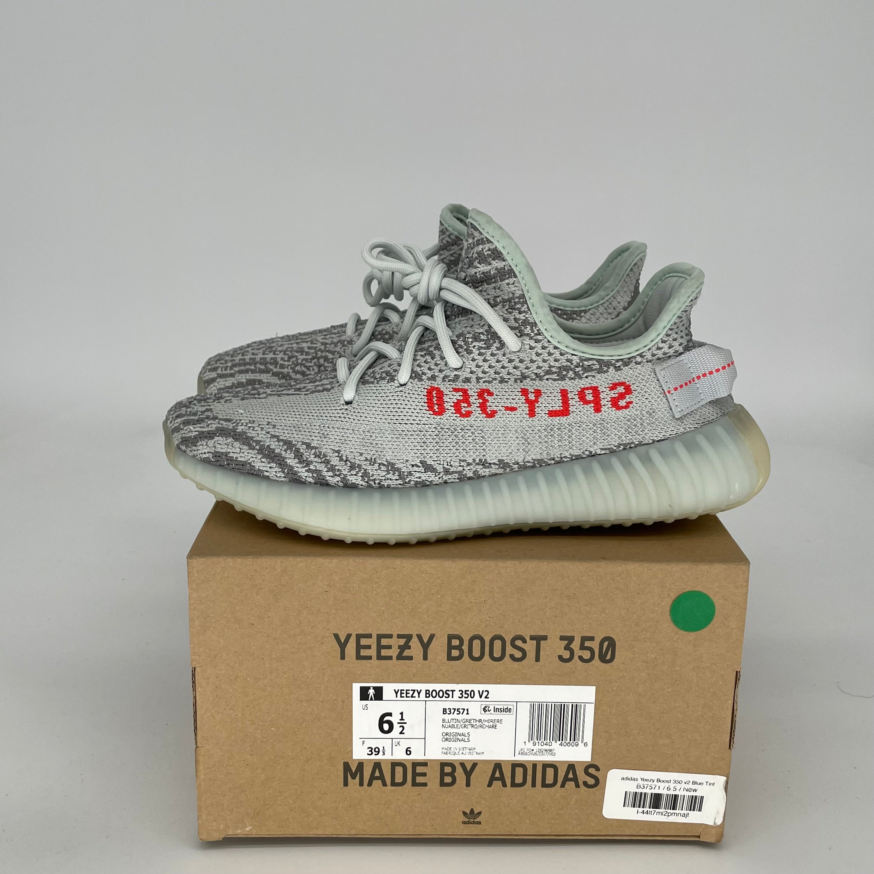 ADIDAS YEEZY 350 V2 BLUE TINT SIZE 6.5 B37571