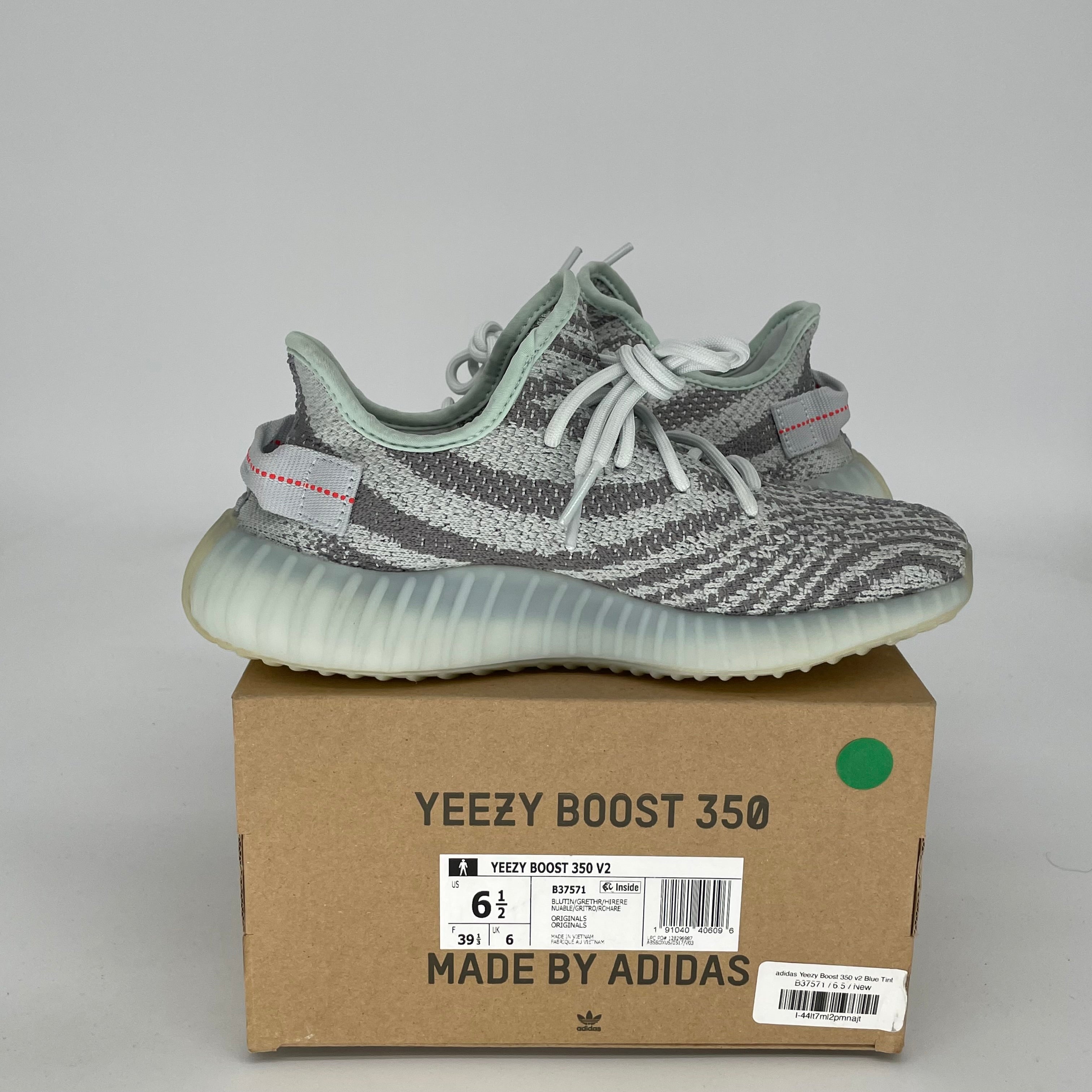 ADIDAS YEEZY 350 V2 BLUE TINT SIZE 6.5 B37571