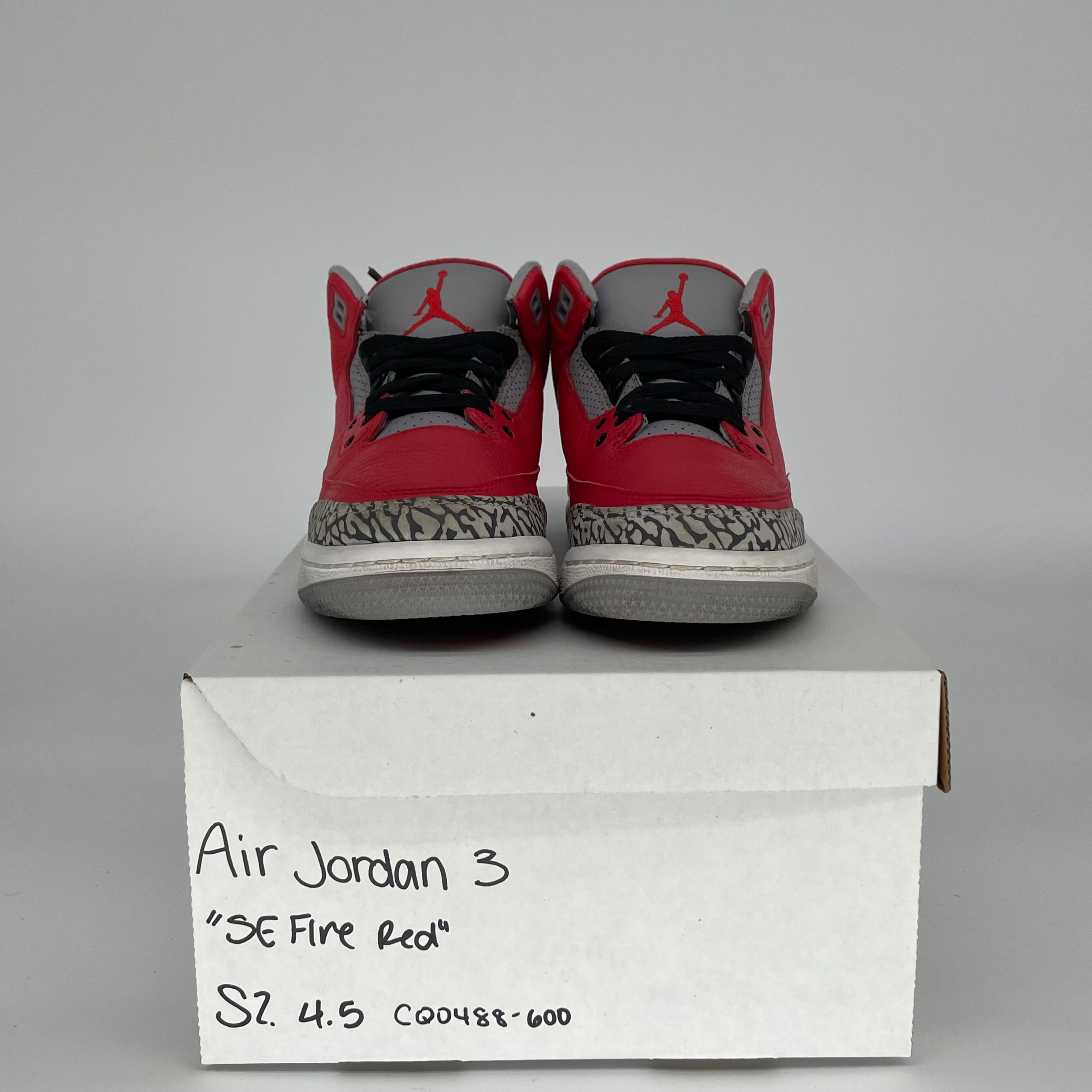 AIR JORDAN 3 UNITE SIZE 4.5Y CQ0488-600