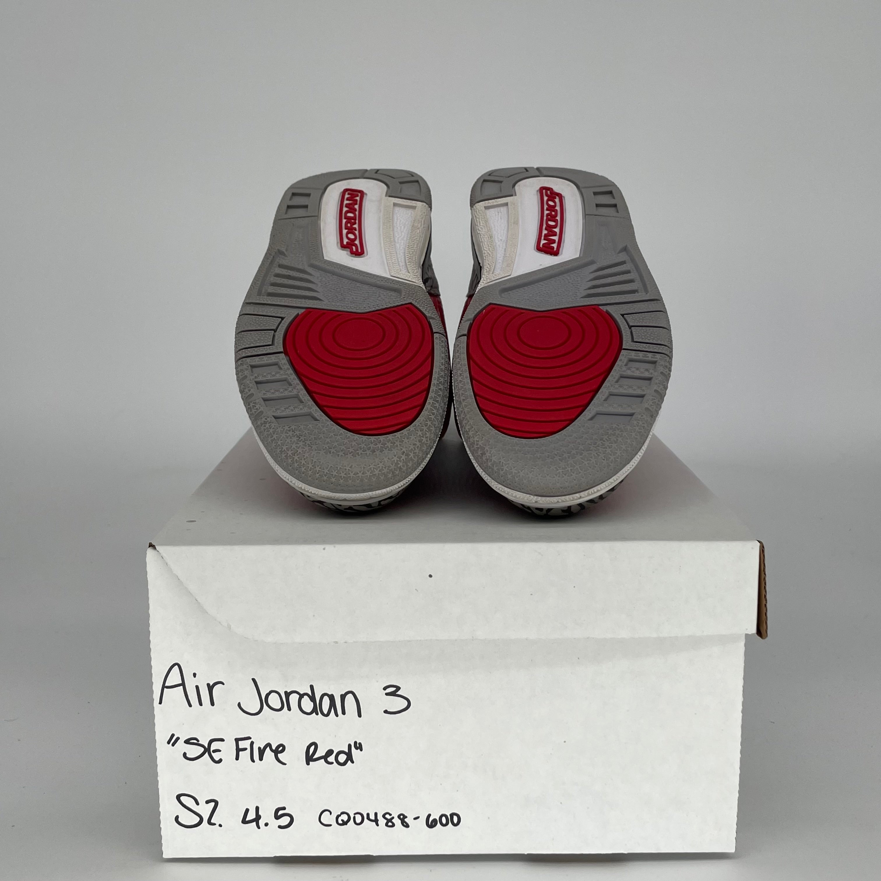 AIR JORDAN 3 UNITE SIZE 4.5Y CQ0488-600