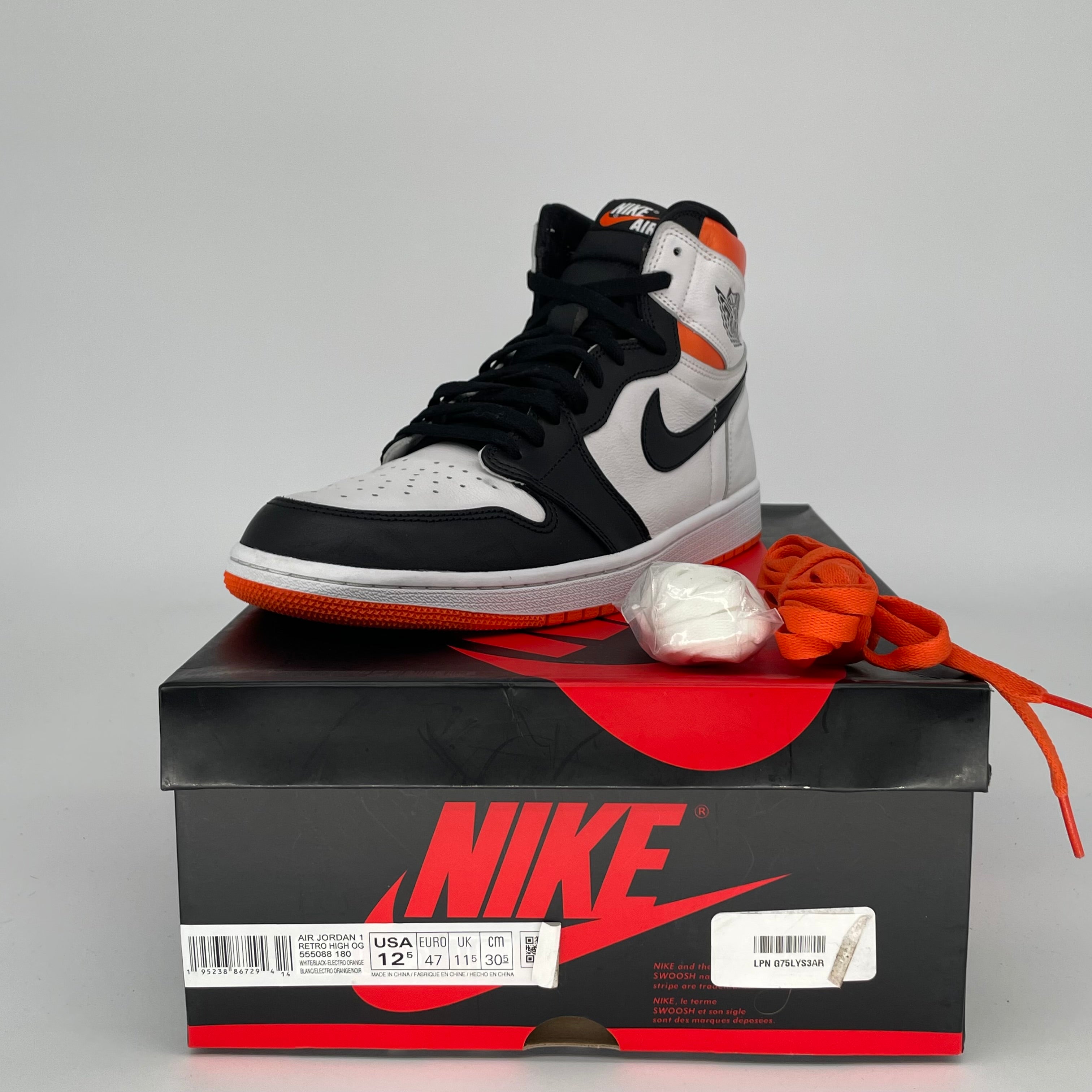 AIR JORDAN 1 ELECTRO ORANGE SIZE 12.5 555088-180