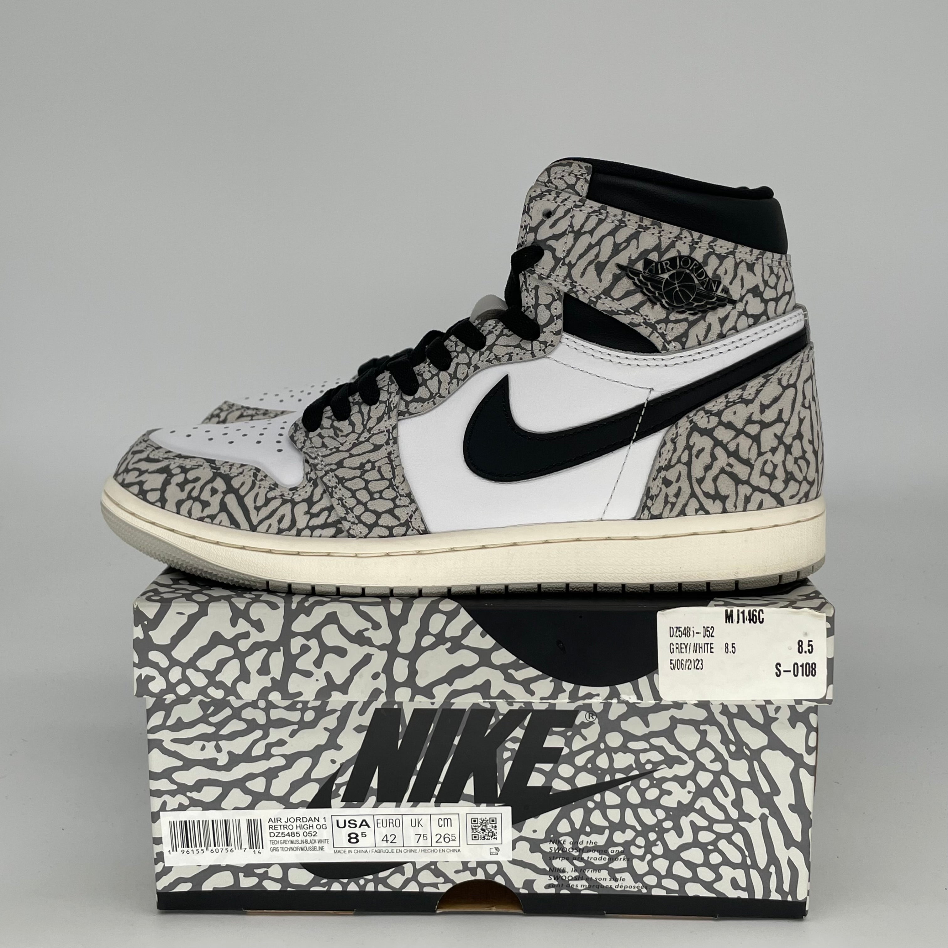 AIR JORDAN 1 WHITE CEMENT SIZE 8.5 DZ5485-052