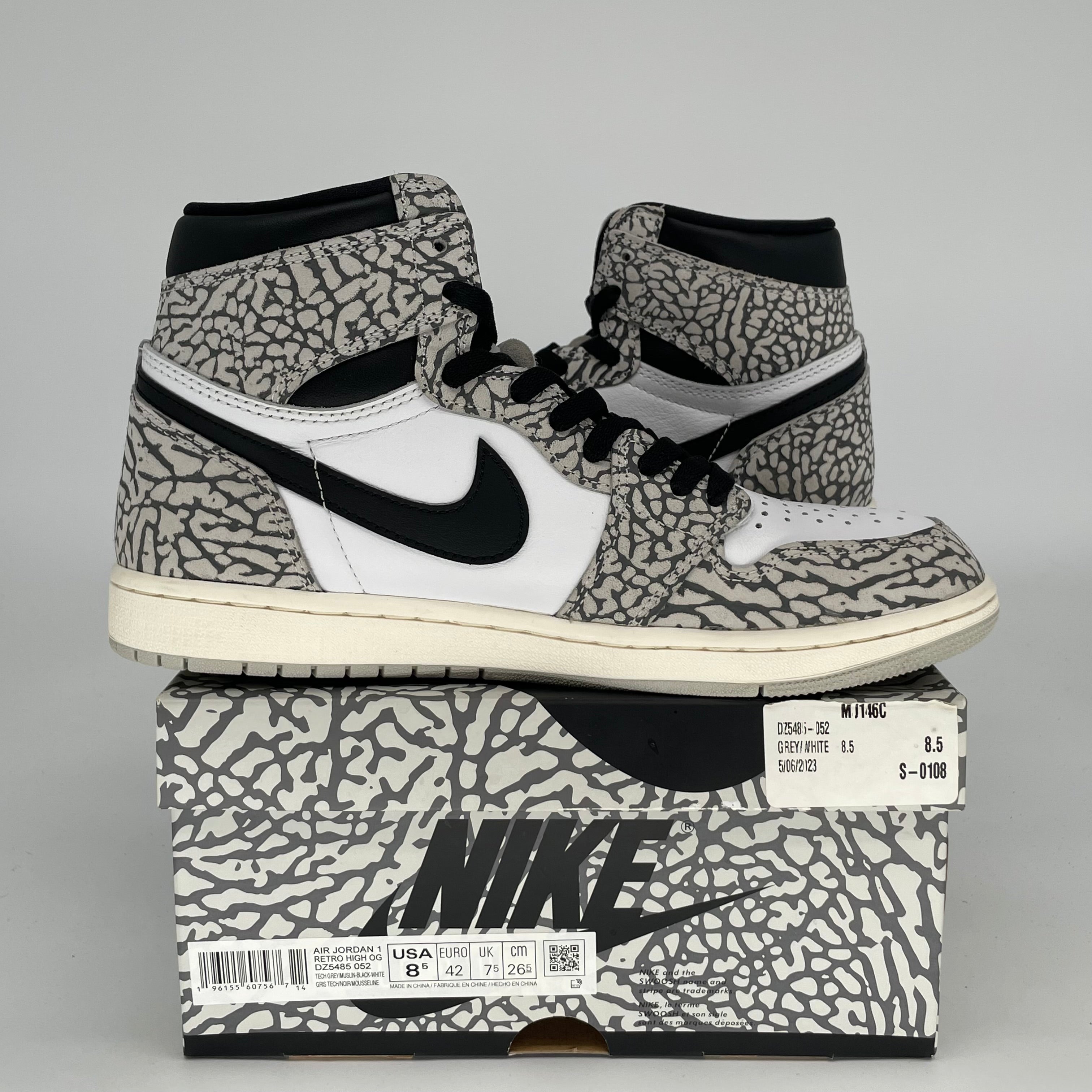 AIR JORDAN 1 WHITE CEMENT SIZE 8.5 DZ5485-052