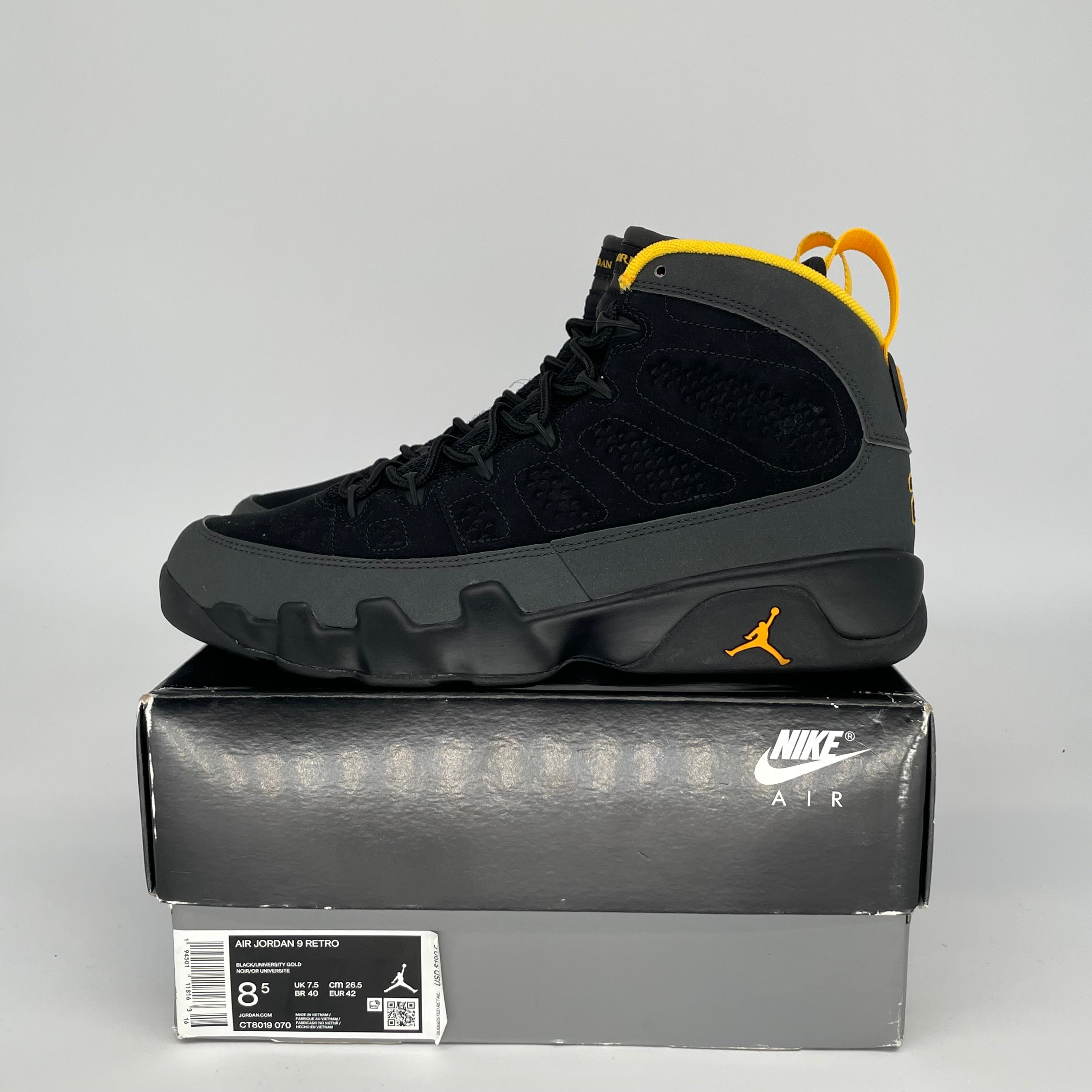 AIR JORDAN 9 UNIVERSITY GOLD SIZE 8.5 CT8019-070