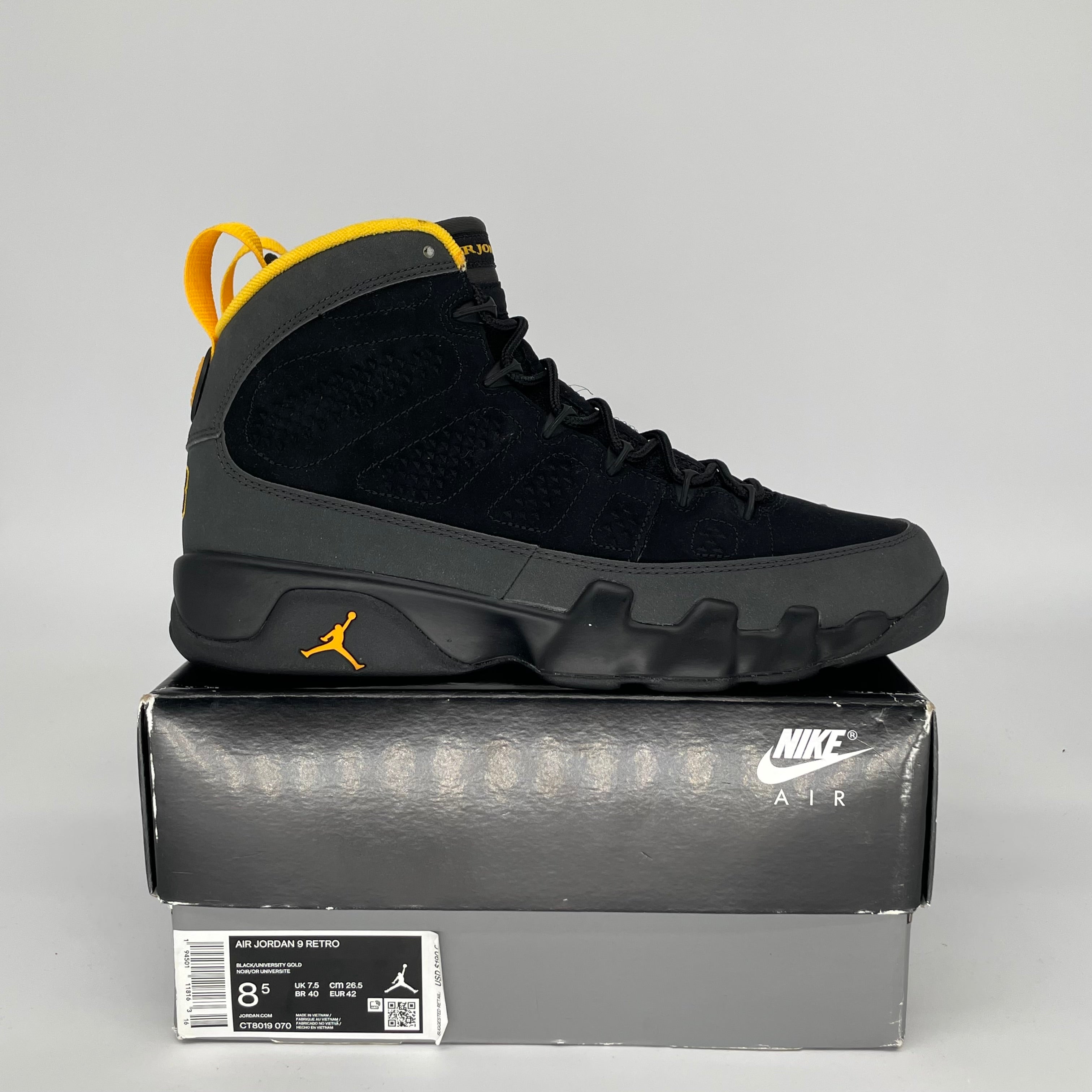 AIR JORDAN 9 UNIVERSITY GOLD SIZE 8.5 CT8019-070