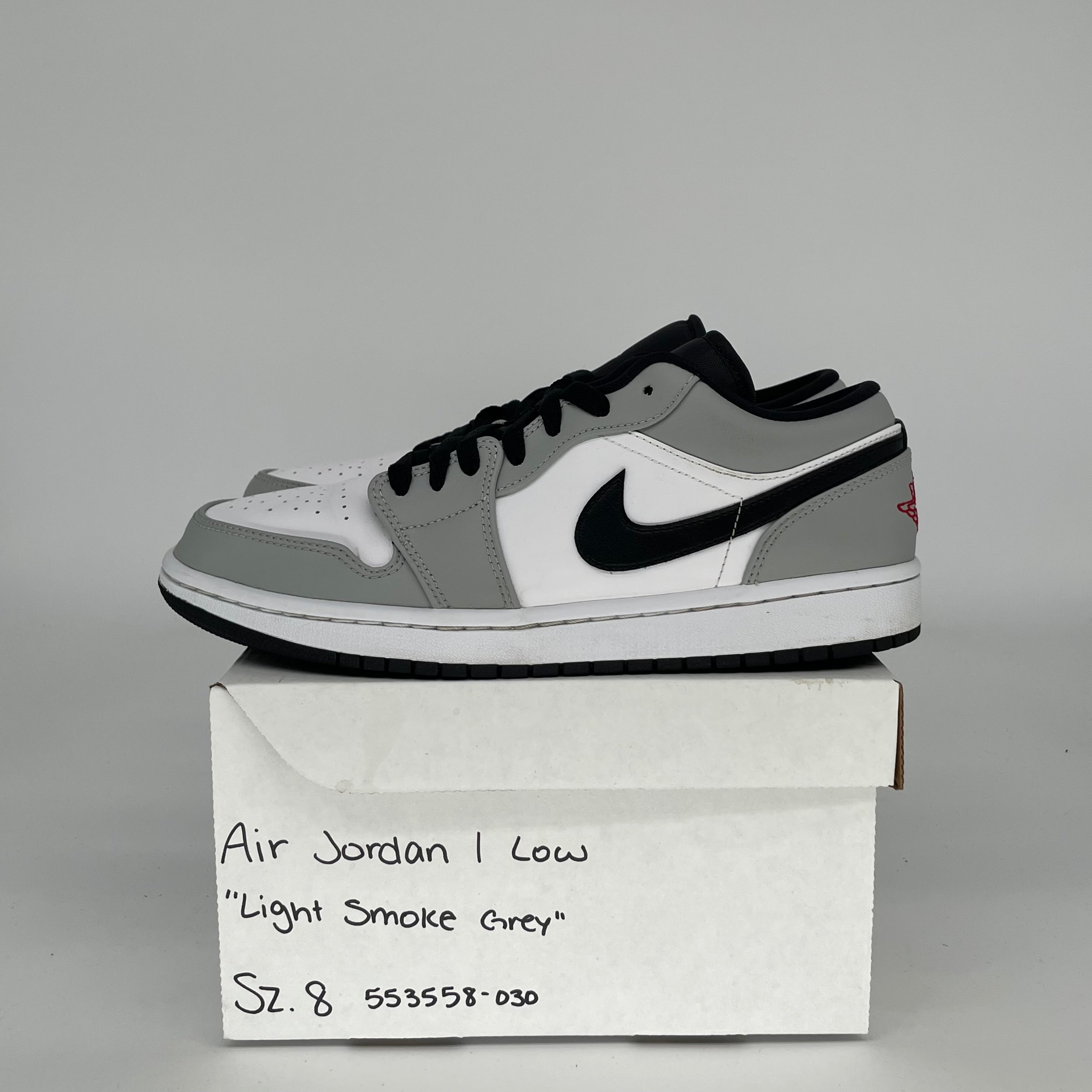 AIR JORDAN 1 LOW LIGHT SMOKE GREY SIZE 8 553558-030