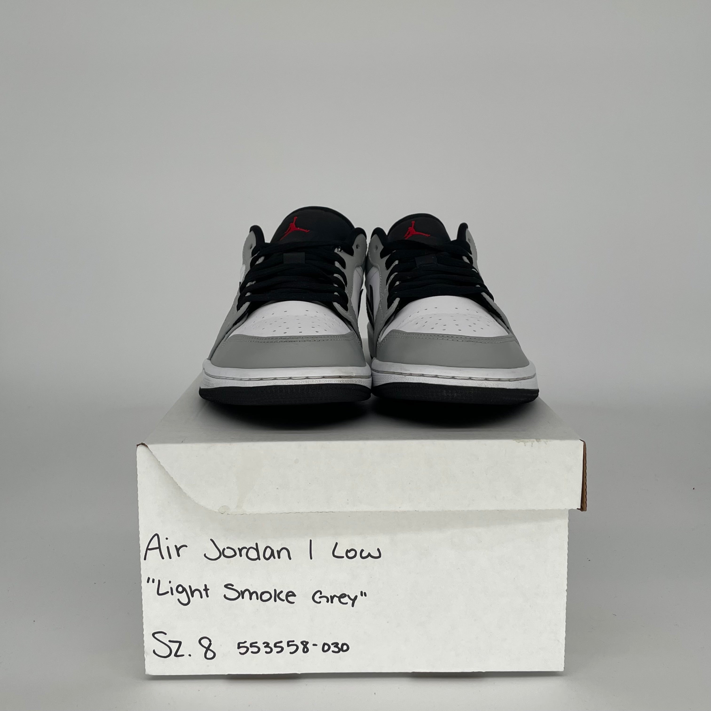 AIR JORDAN 1 LOW LIGHT SMOKE GREY SIZE 8 553558-030