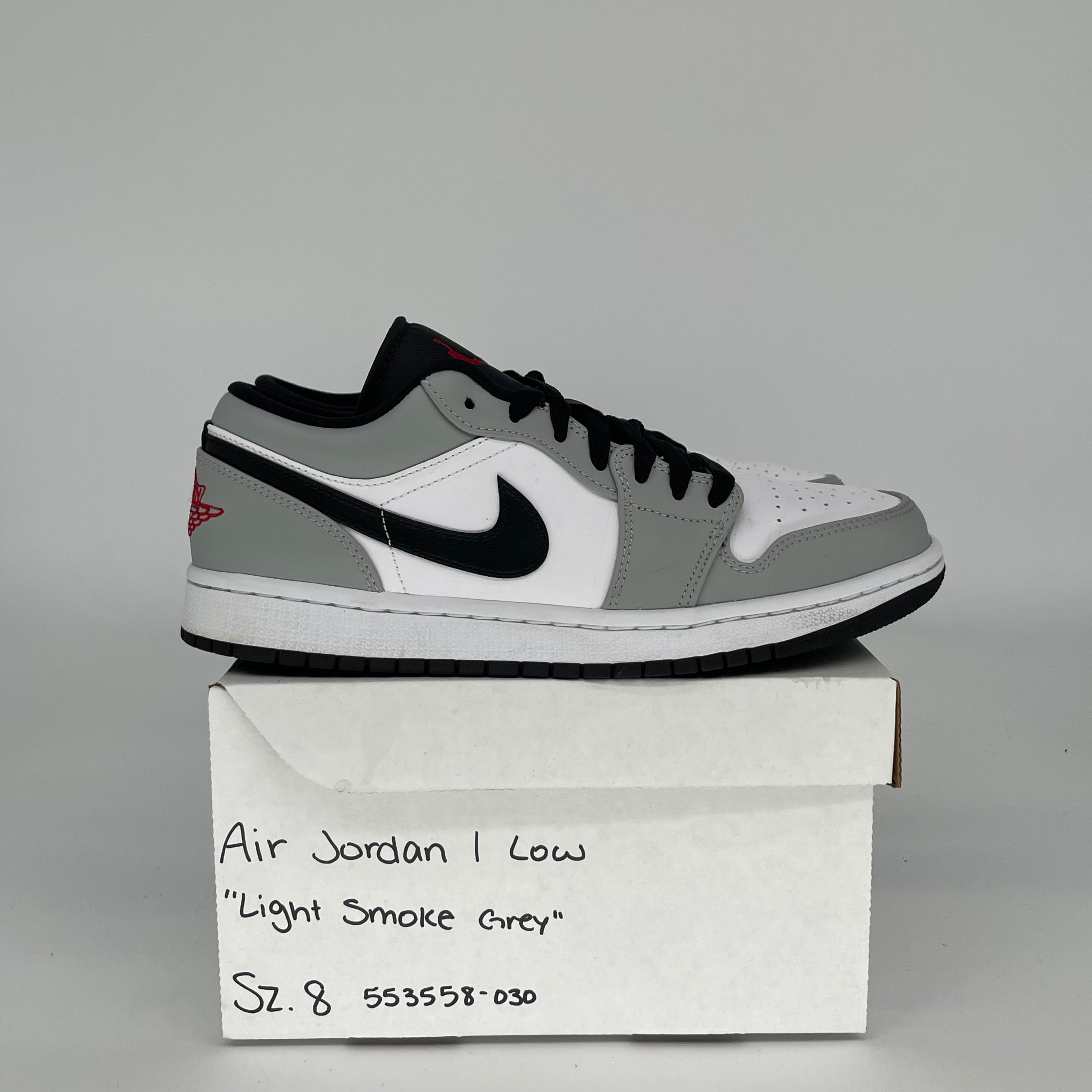 AIR JORDAN 1 LOW LIGHT SMOKE GREY SIZE 8 553558-030