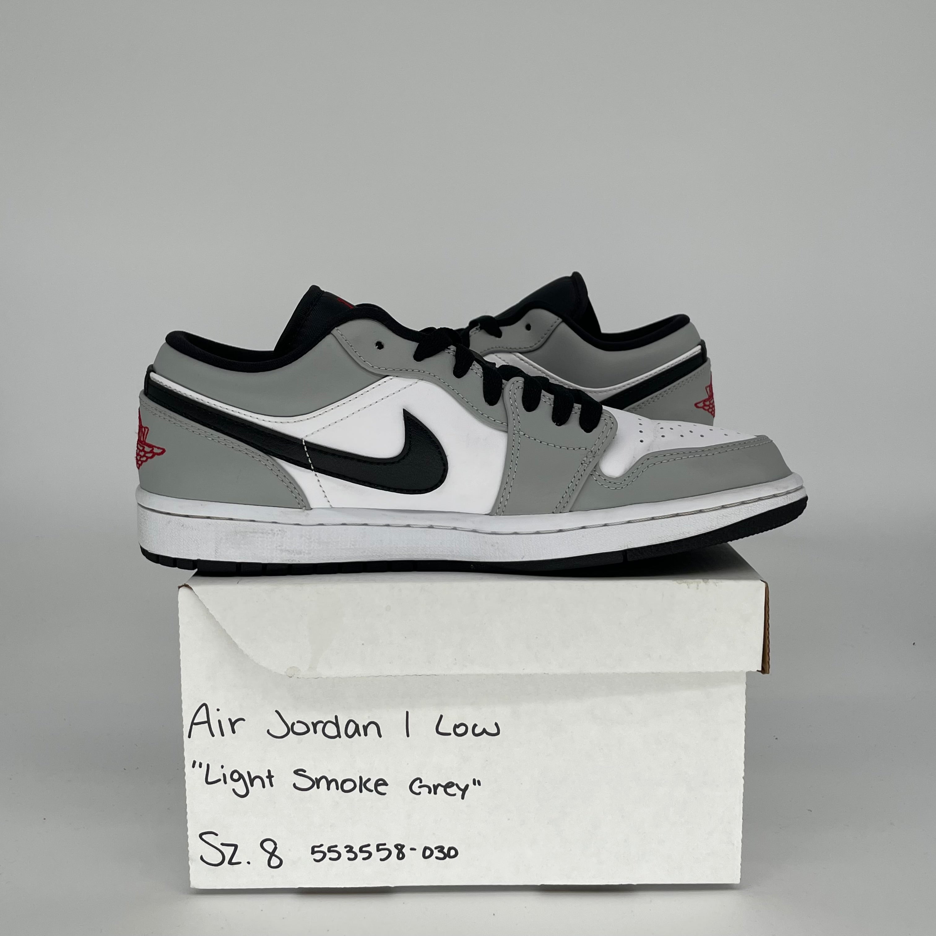 AIR JORDAN 1 LOW LIGHT SMOKE GREY SIZE 8 553558-030