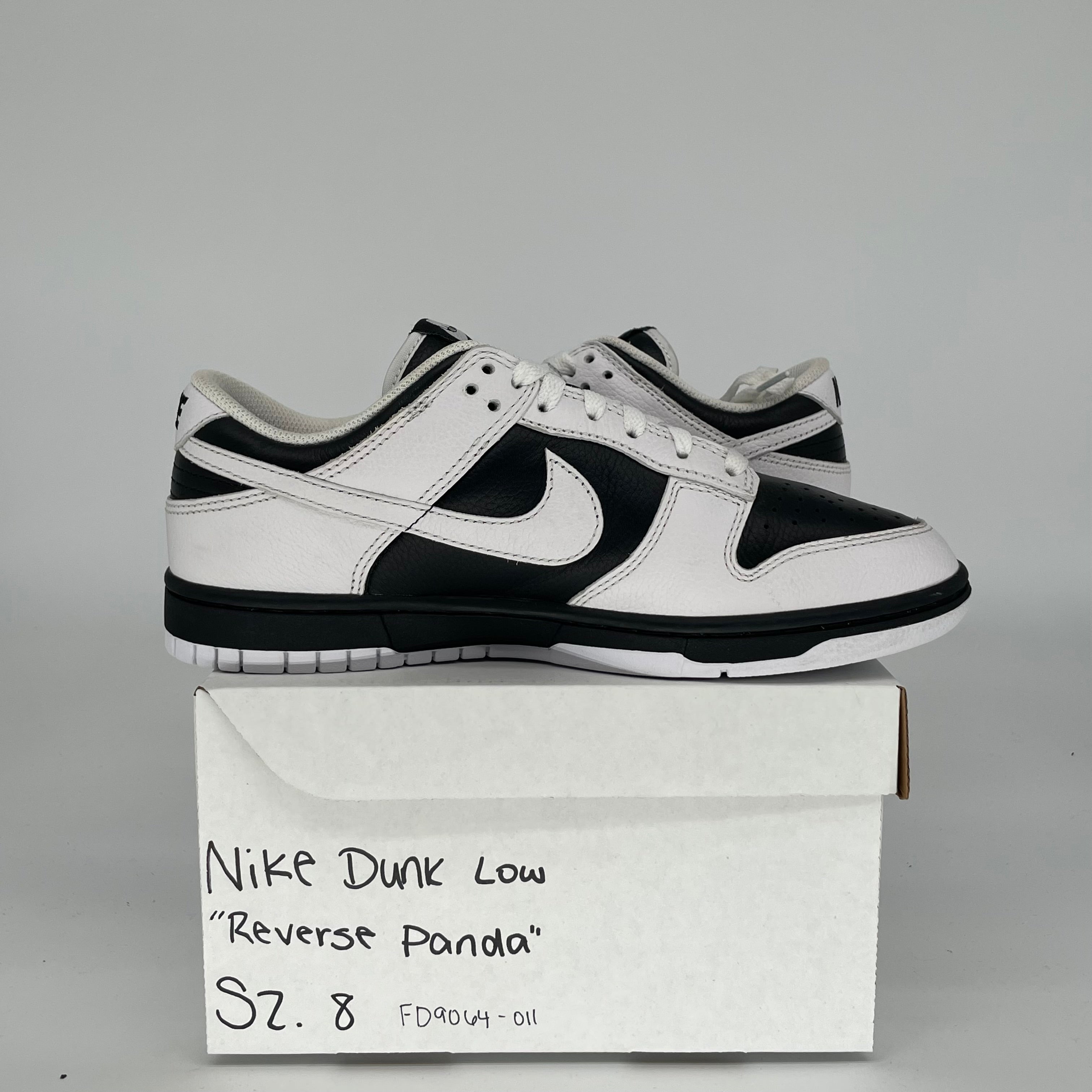 NIKE DUNK LOW REVERSE PANDA SIZE 8 FD9064-011