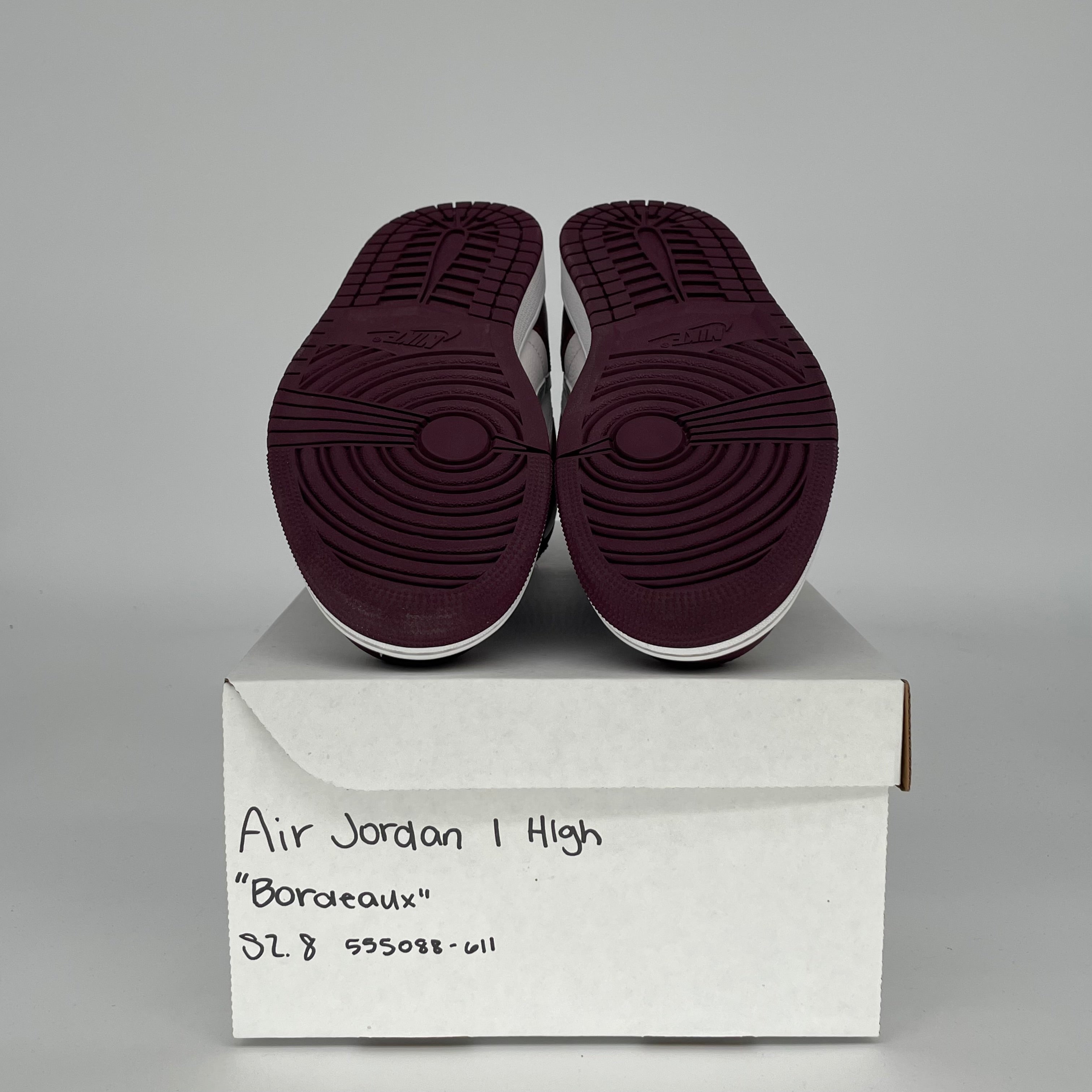 AIR JORDAN 1 BORDEAUX SIZE 8 555088-611