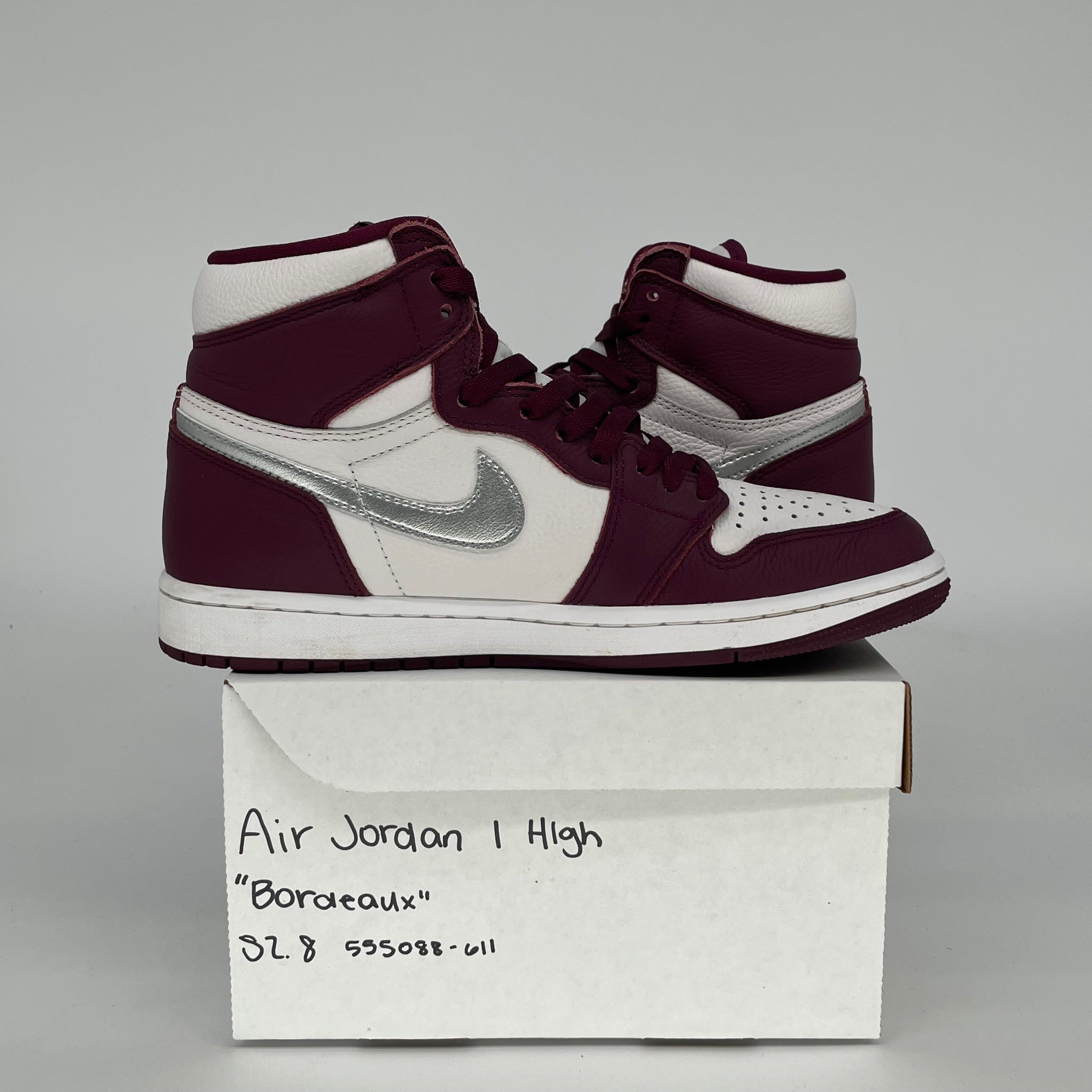 AIR JORDAN 1 BORDEAUX SIZE 8 555088-611