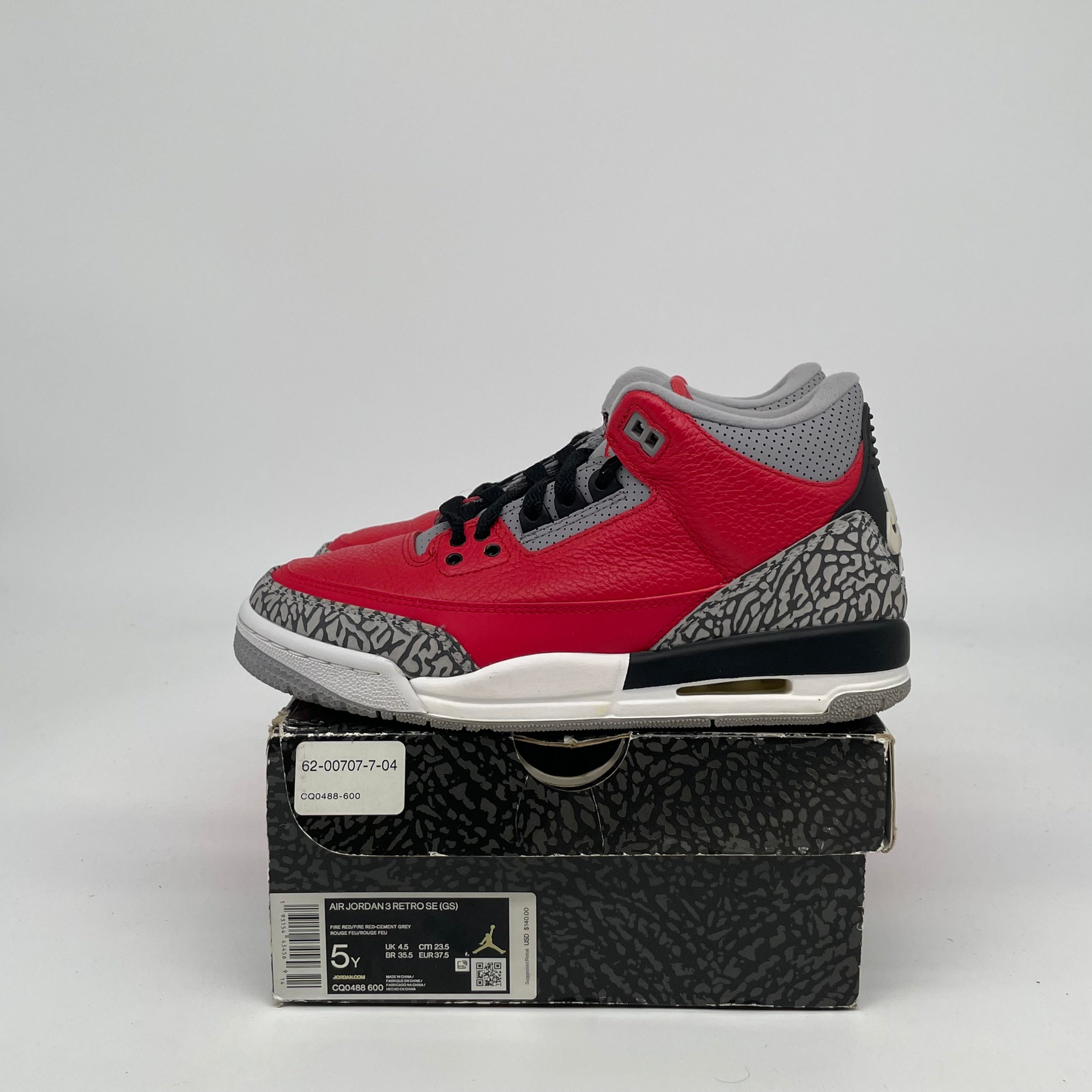 AIR JORDAN 3 UNITE RED CEMENT SIZE 5 CQ0488-600