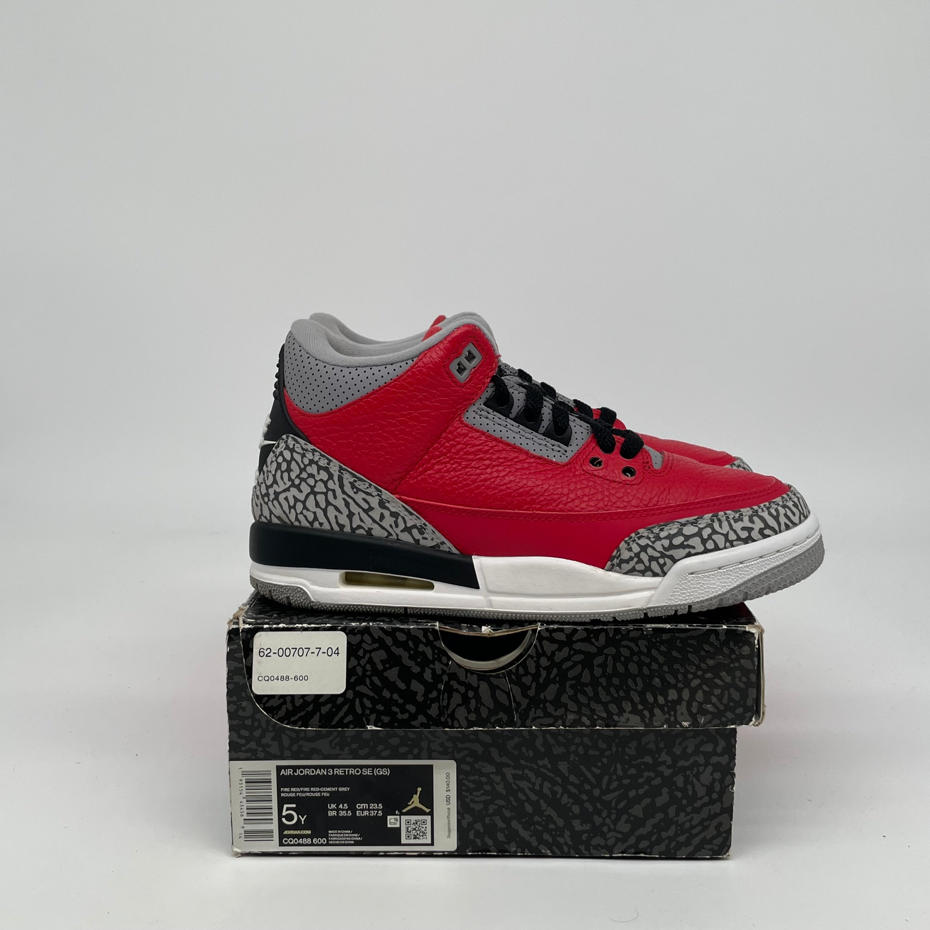 AIR JORDAN 3 UNITE RED CEMENT SIZE 5 CQ0488-600