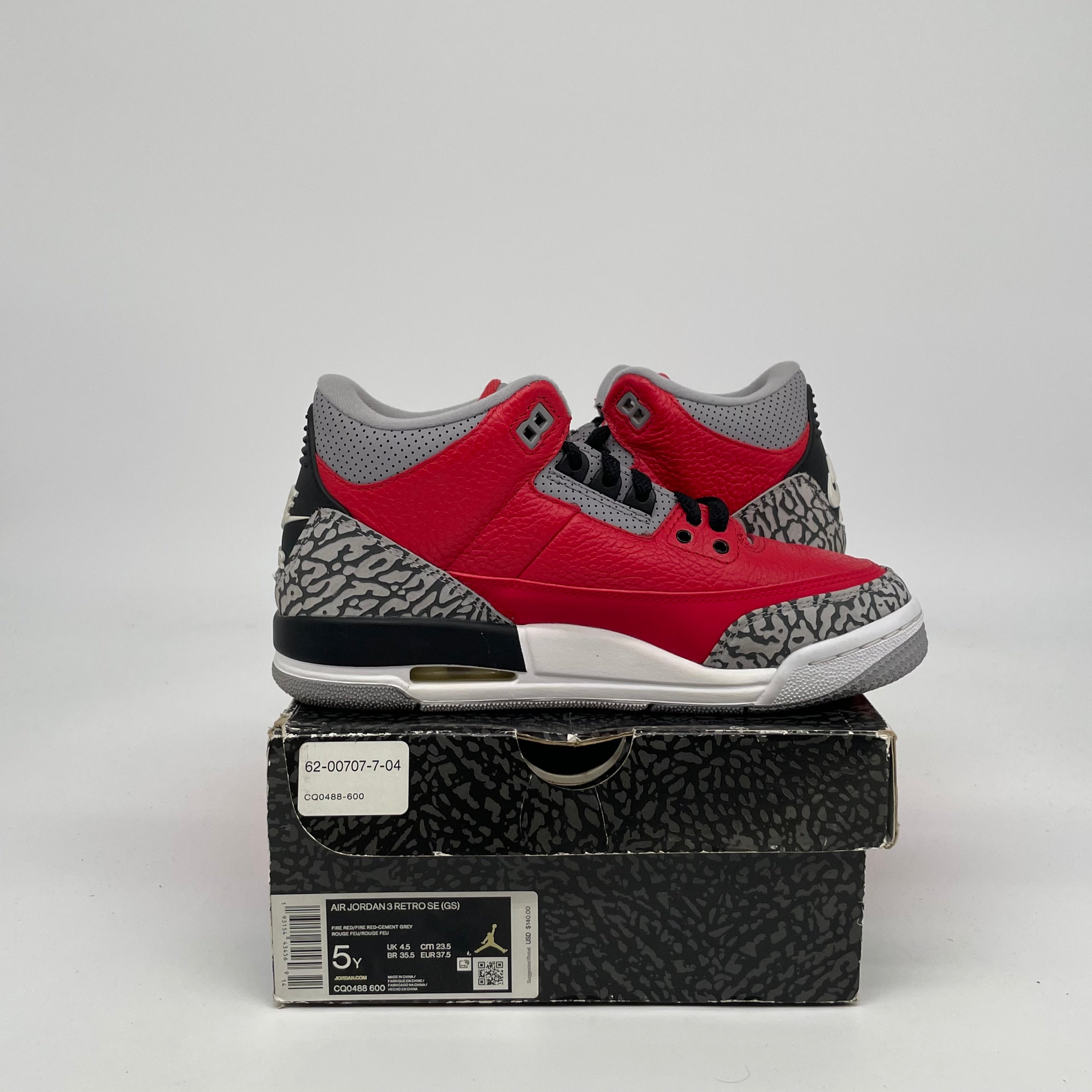 AIR JORDAN 3 UNITE RED CEMENT SIZE 5 CQ0488-600