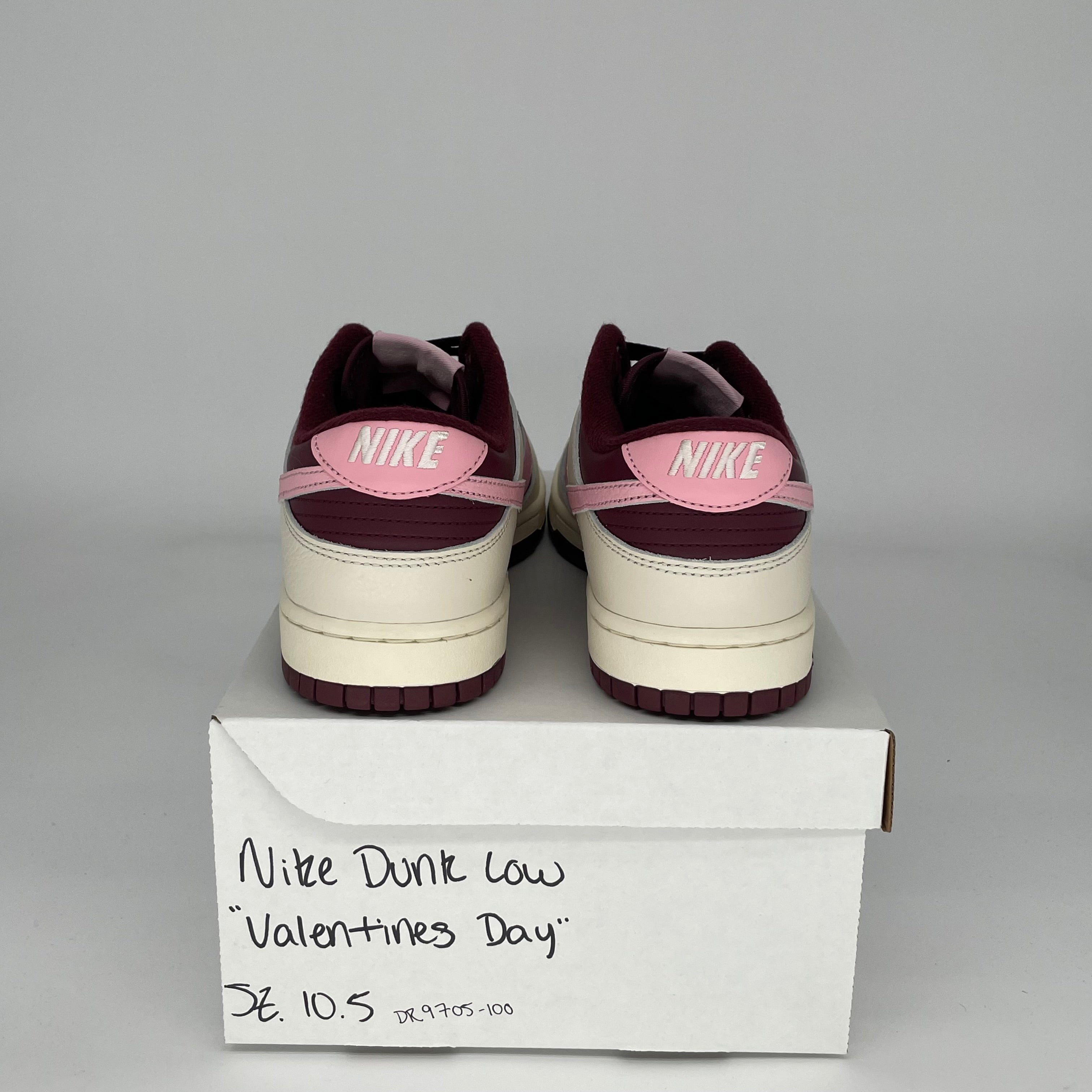 NIKE DUNK LOW VALENTINES DAY SIZE 10.5 DR9705-100