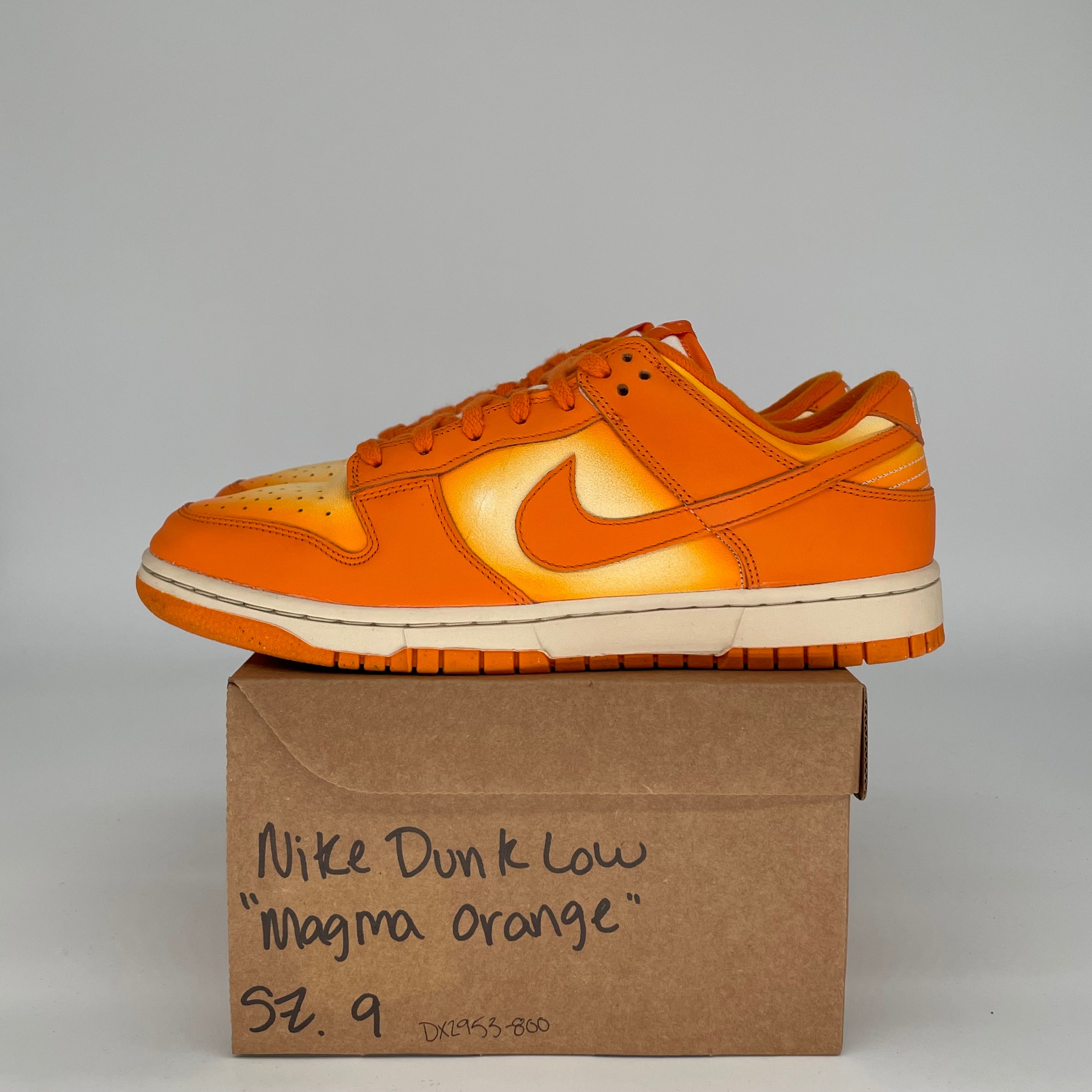 NIKE DUNK LOW MAGMA ORANGE W SIZE 9/10.5W DX2953-800