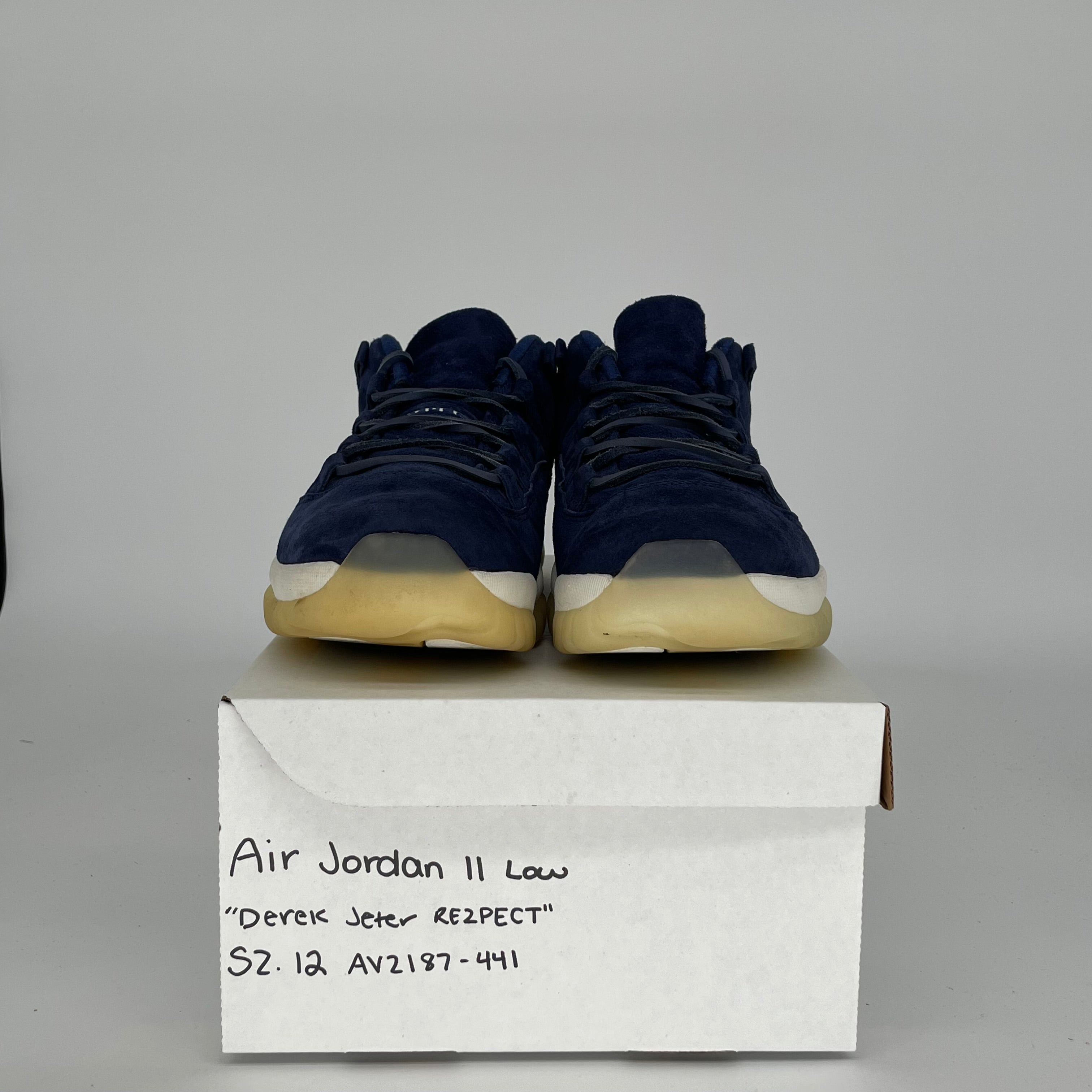 AIR JORDAN 11 LOW DEREK JETER RE2PECT SIZE 12 AV2187-441