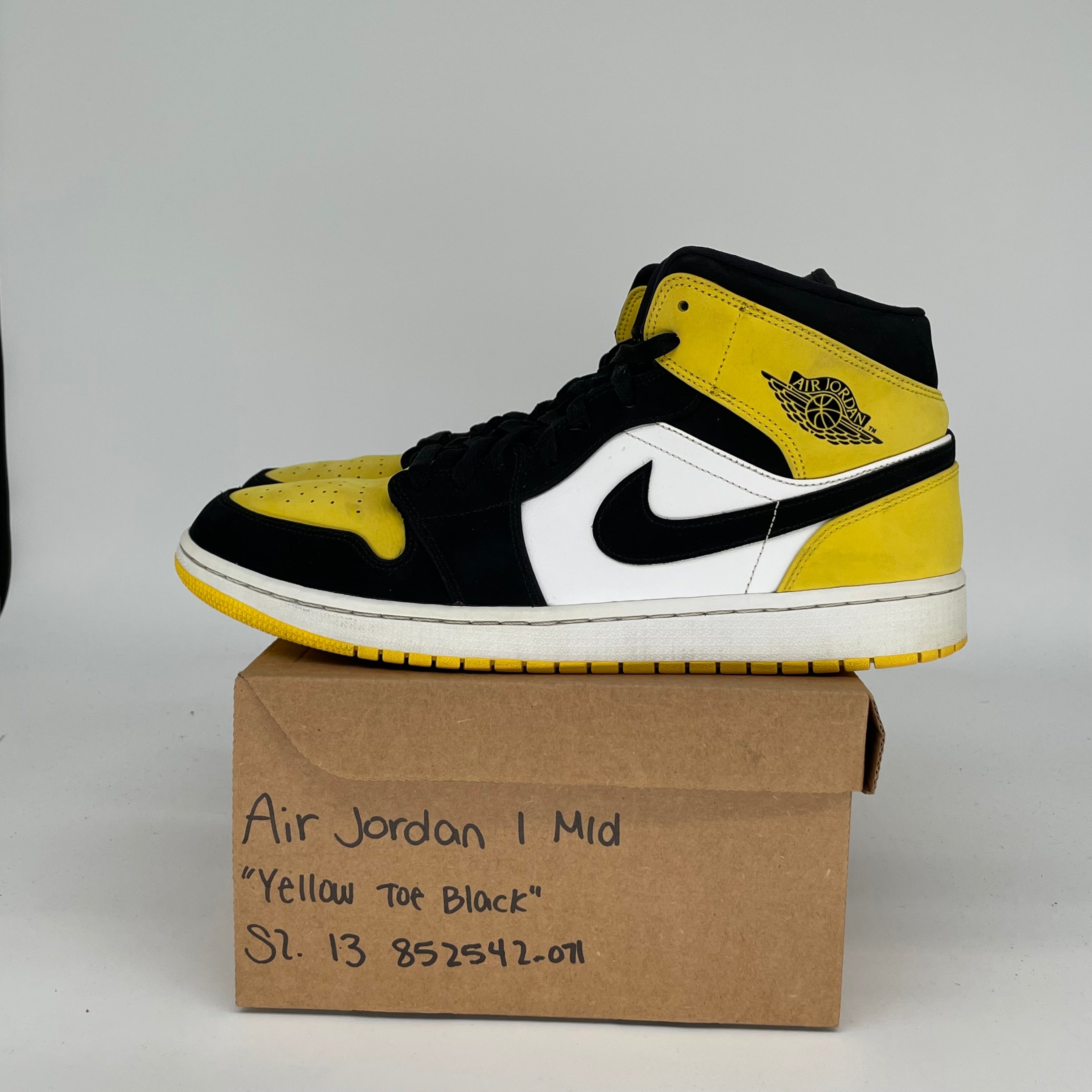 AIR JORDAN 1 MID YELLOW TOE BLACK SIZE 13 852542-071