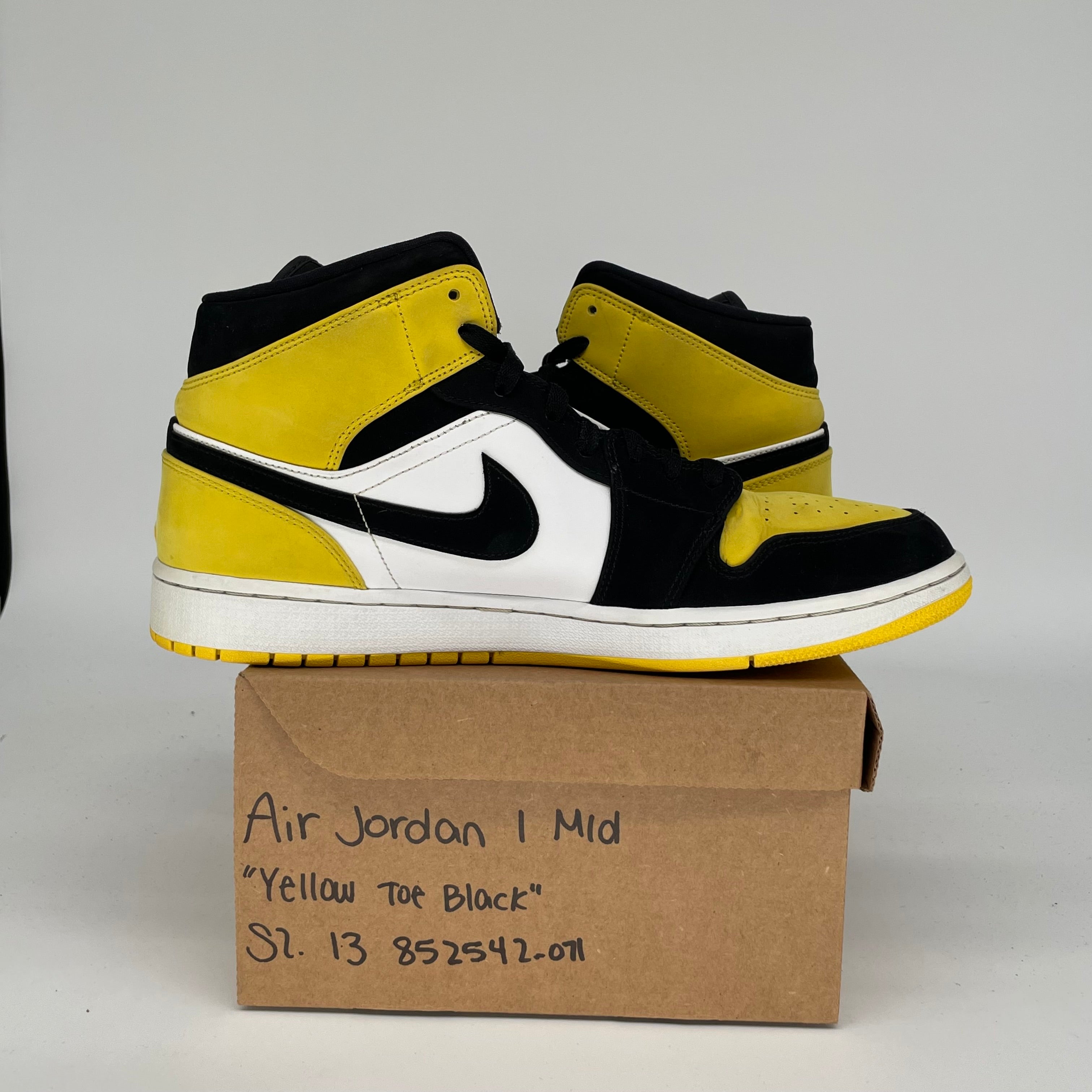 AIR JORDAN 1 MID YELLOW TOE BLACK SIZE 13 852542-071