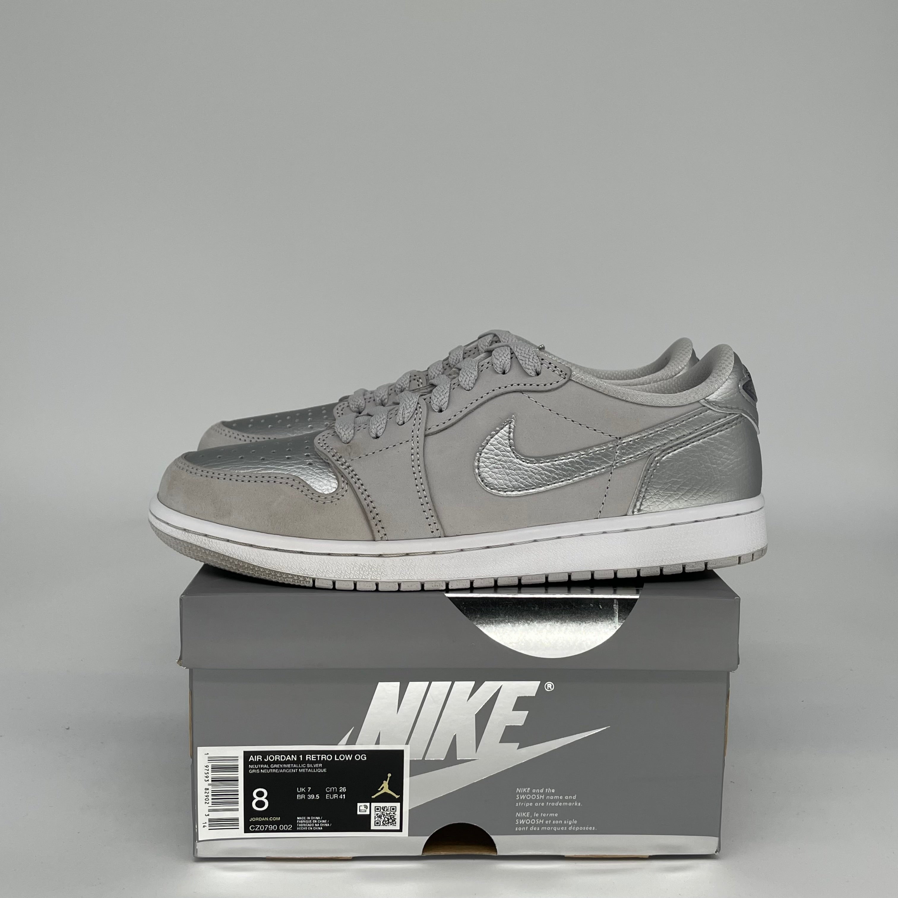 AIR JORDAN 1 LOW METALLIC SILVER SIZE 8 CZ0790-002