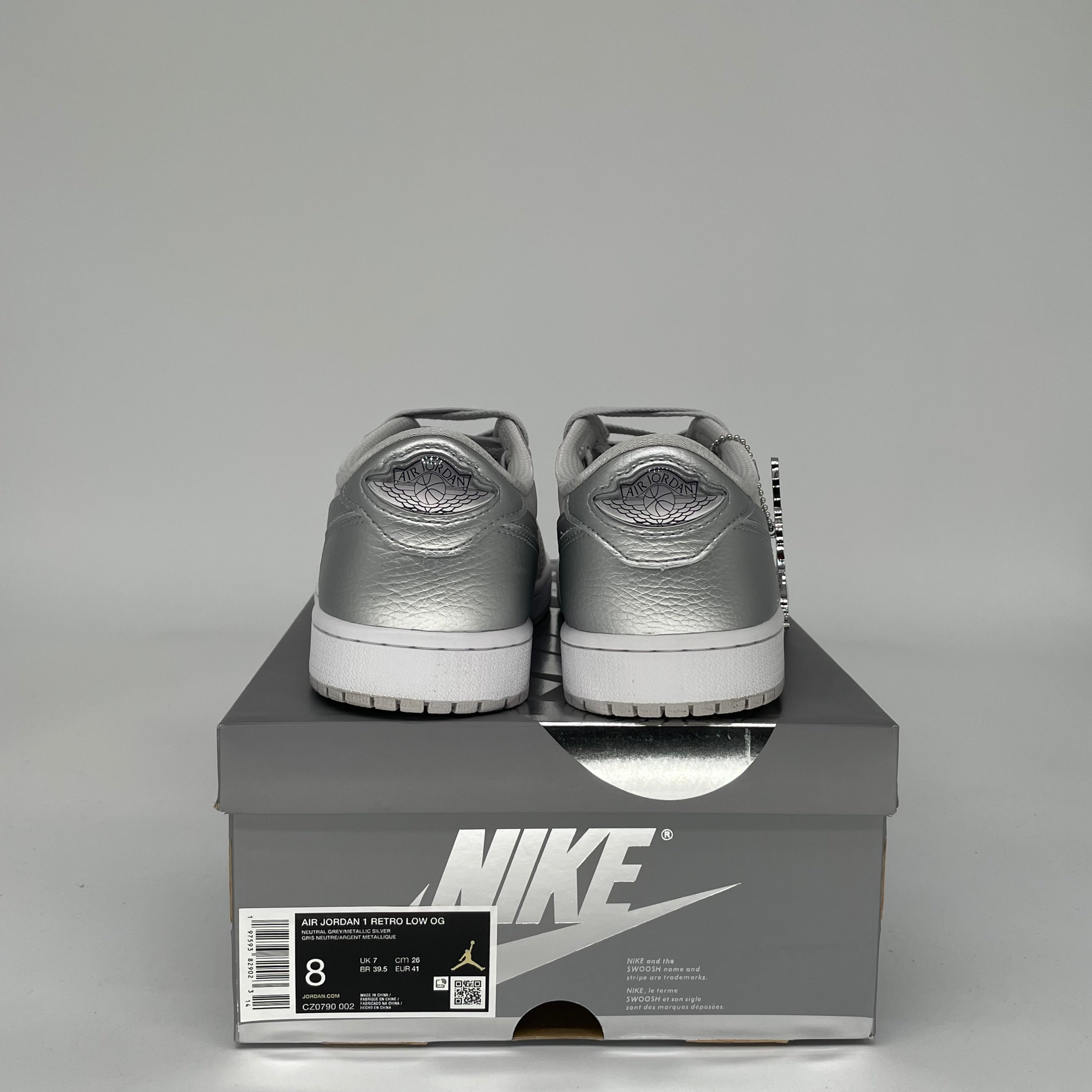 AIR JORDAN 1 LOW METALLIC SILVER SIZE 8 CZ0790-002