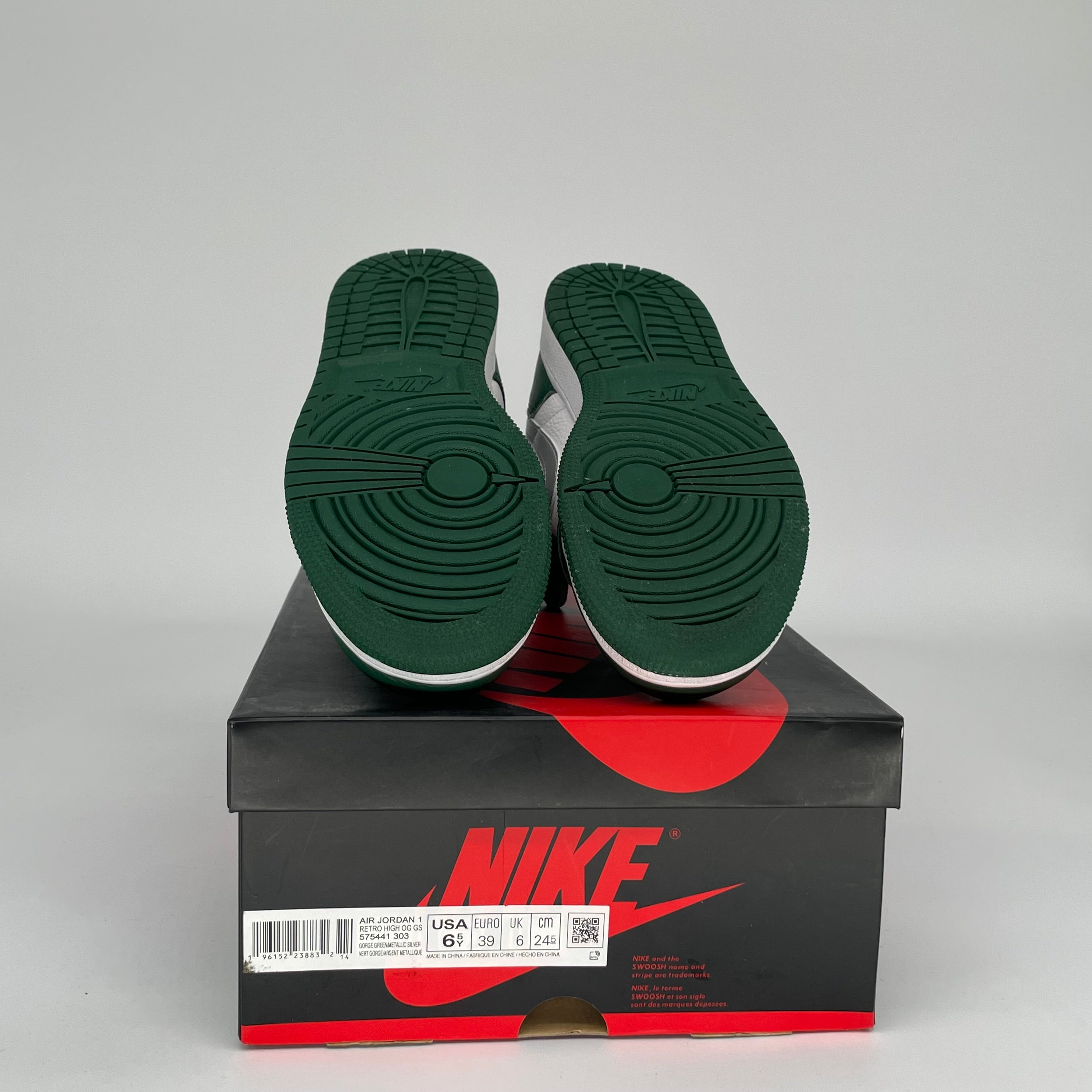 AIR JORDAN 1 GORGE GREEN SIZE 6.5Y DZ5485-303