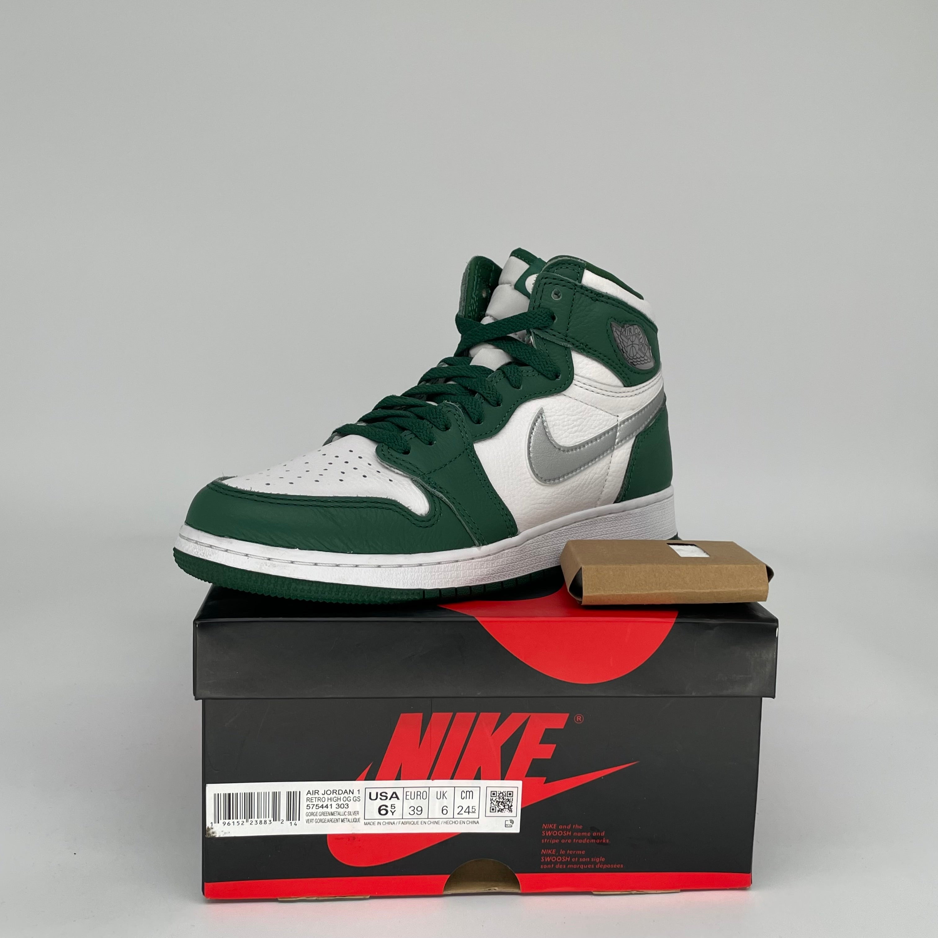 AIR JORDAN 1 GORGE GREEN SIZE 6.5Y DZ5485-303