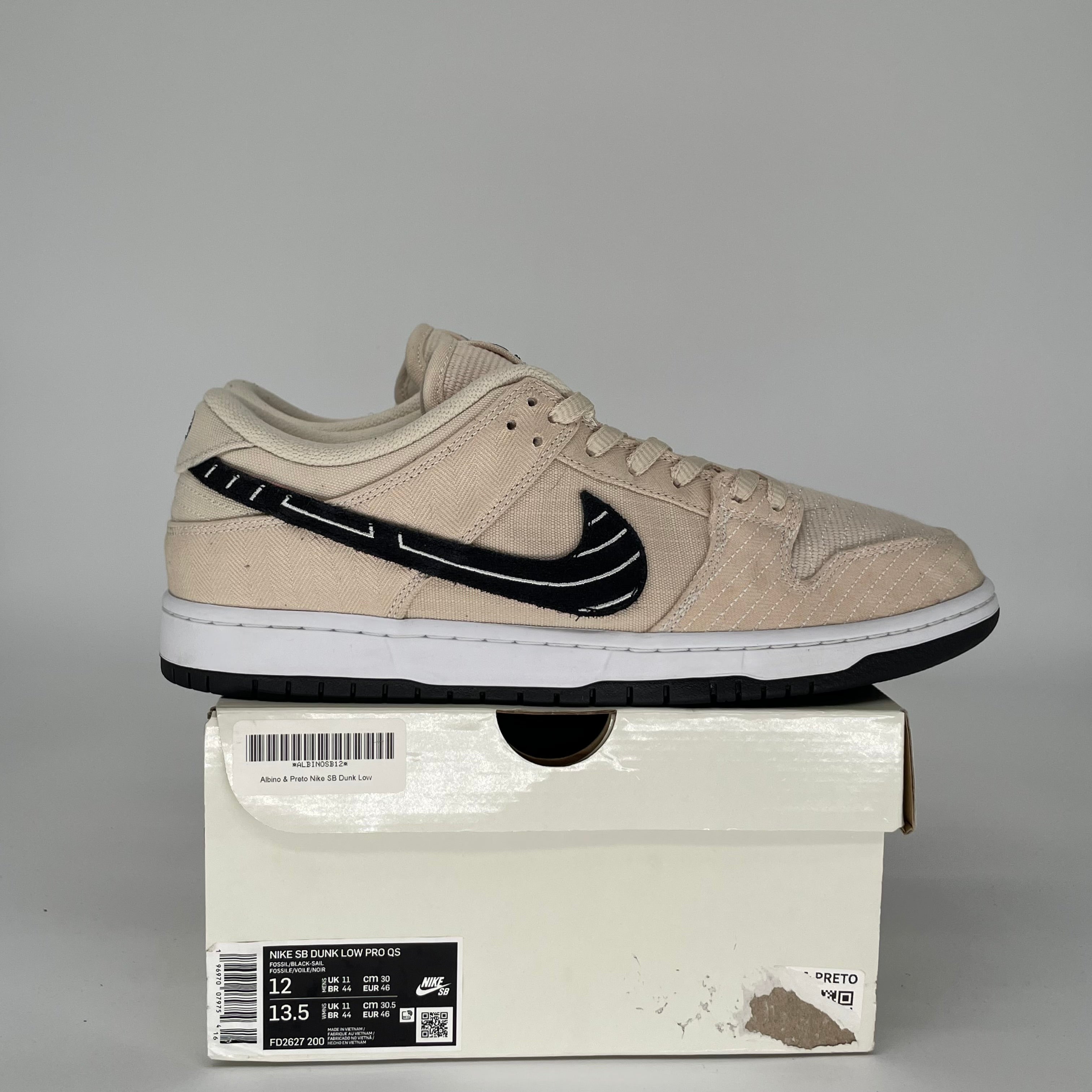 NIKE SB DUNK LOW ALBINO & PRETO SIZE 12 FD2627-200