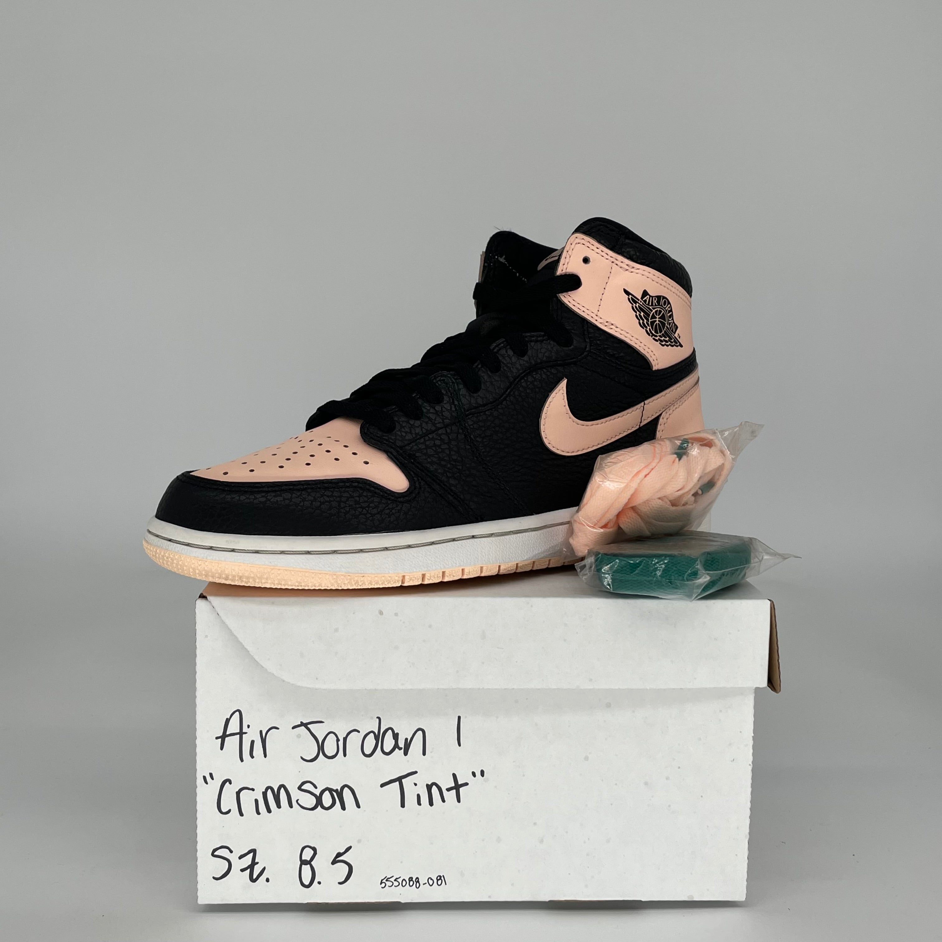 AIR JORDAN 1 CRIMSON TINT SIZE 8.5 555088-081