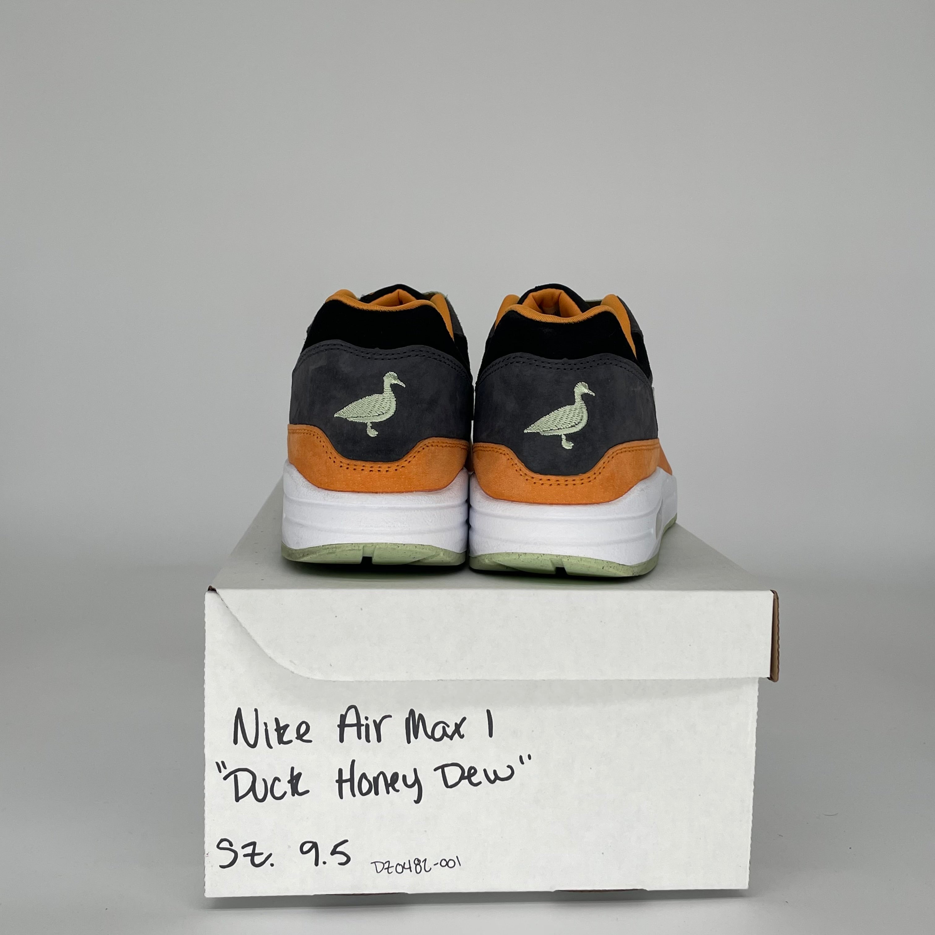 NIKE AIR MAX 1 DUCK HONEY DEW SIZE 9.5 DZ0482-001