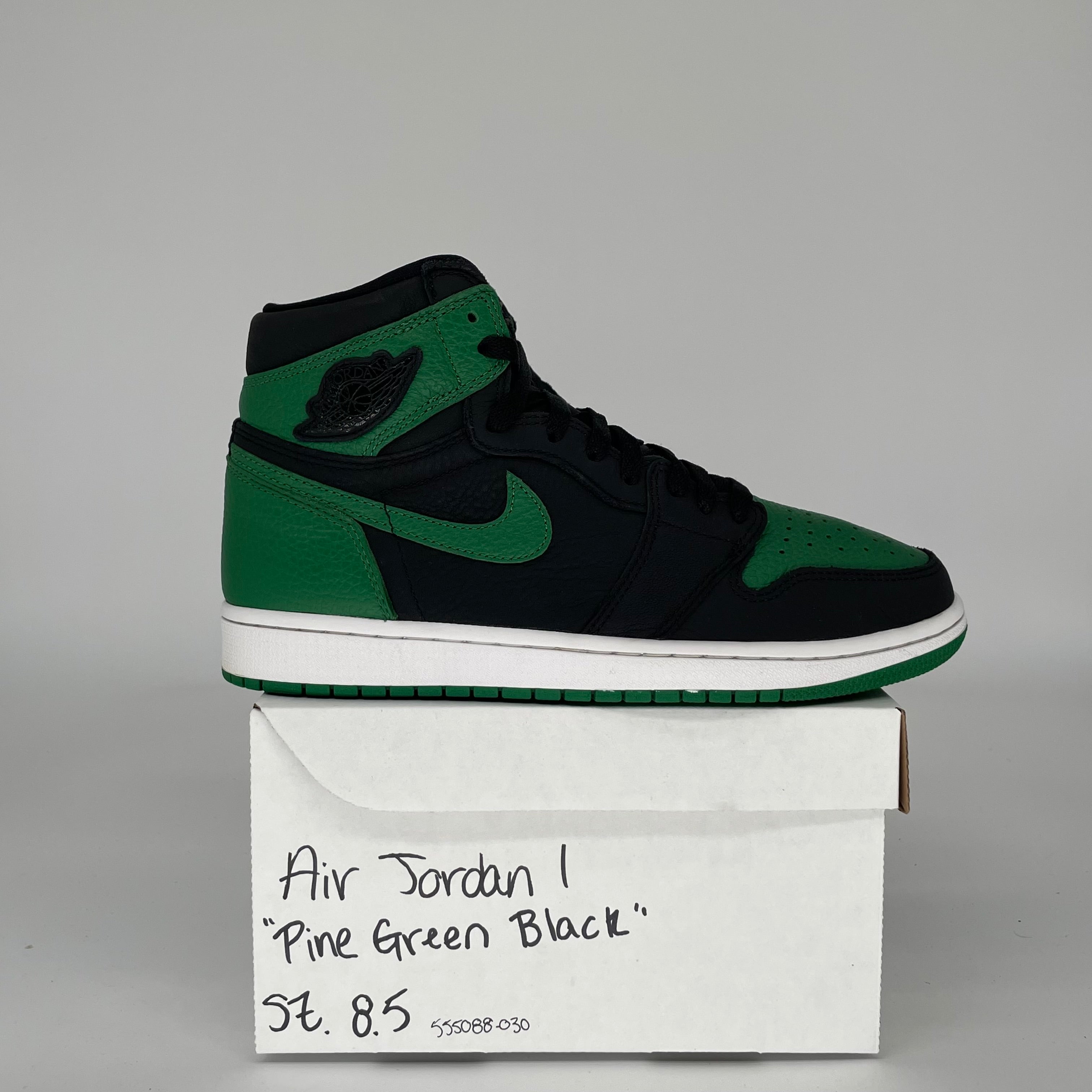 AIR JORDAN 1 PINE GREEN BLACK SIZE 8.5 555088-030