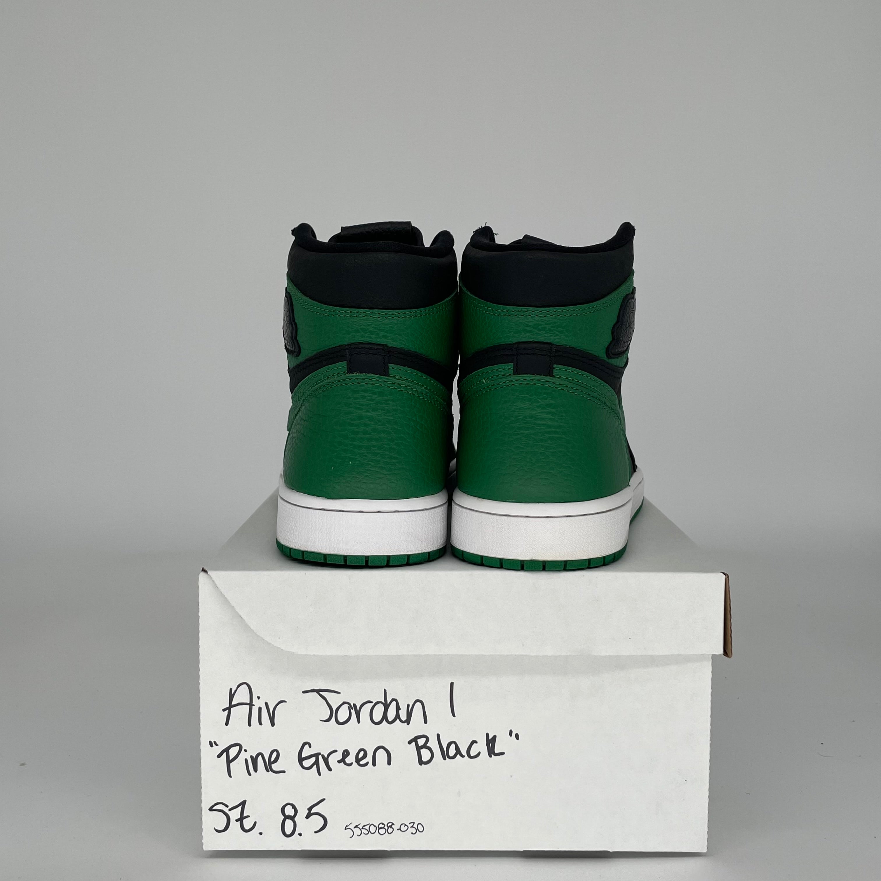 AIR JORDAN 1 PINE GREEN BLACK SIZE 8.5 555088-030