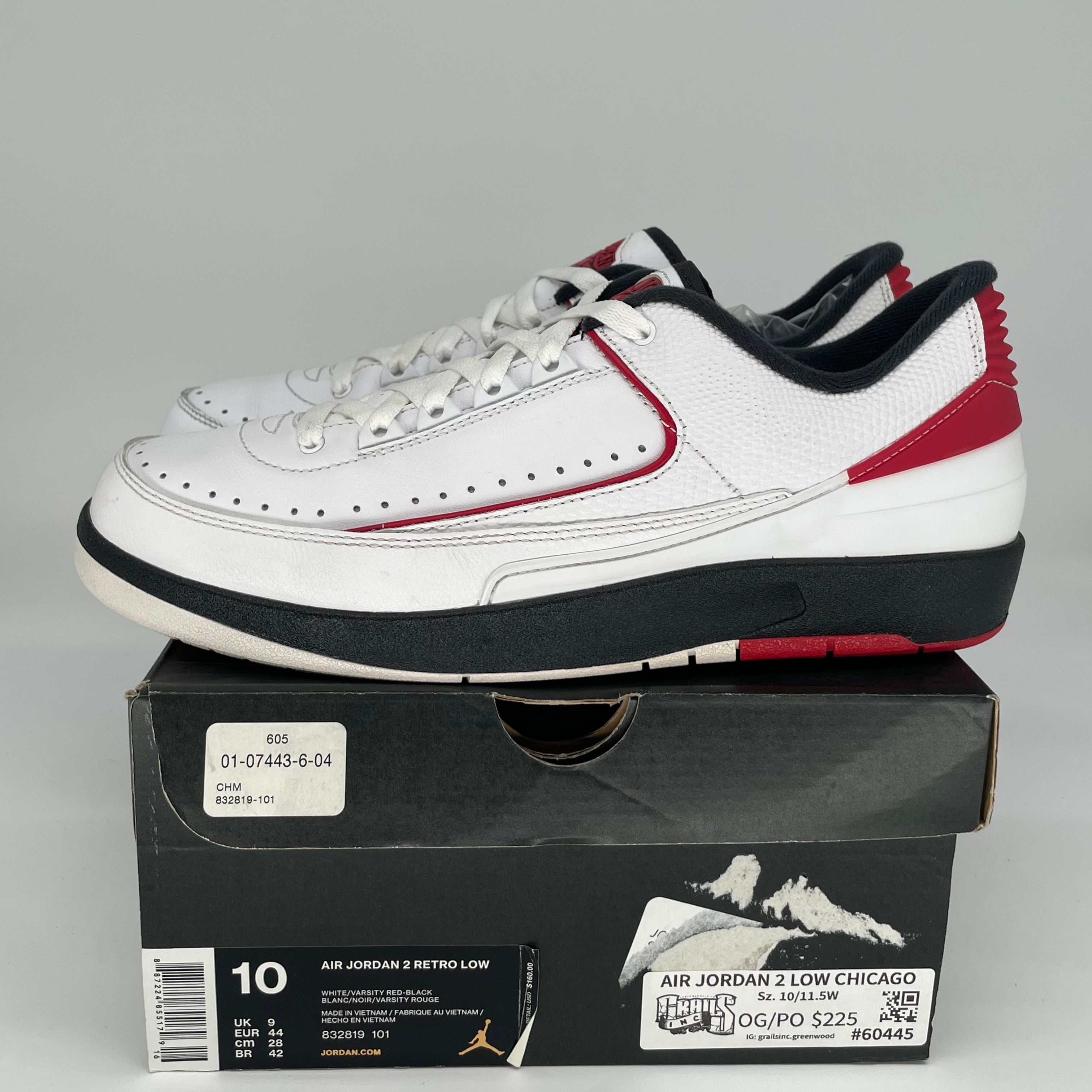 AIR JORDAN 2 LOW CHICAGO SIZE 10 832819-101