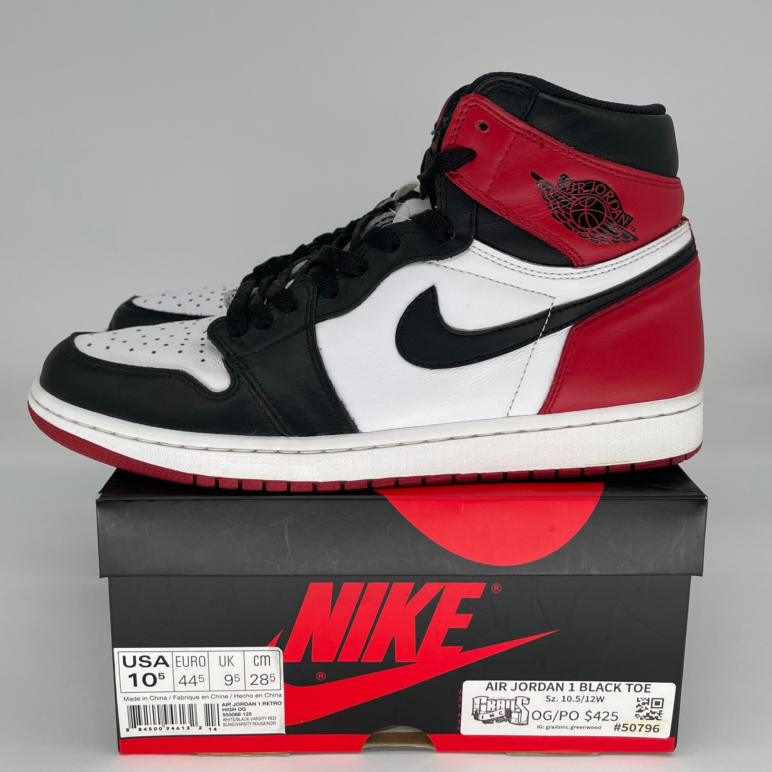 AIR JORDAN 1 BLACK TOE SIZE 10.5 555088-125