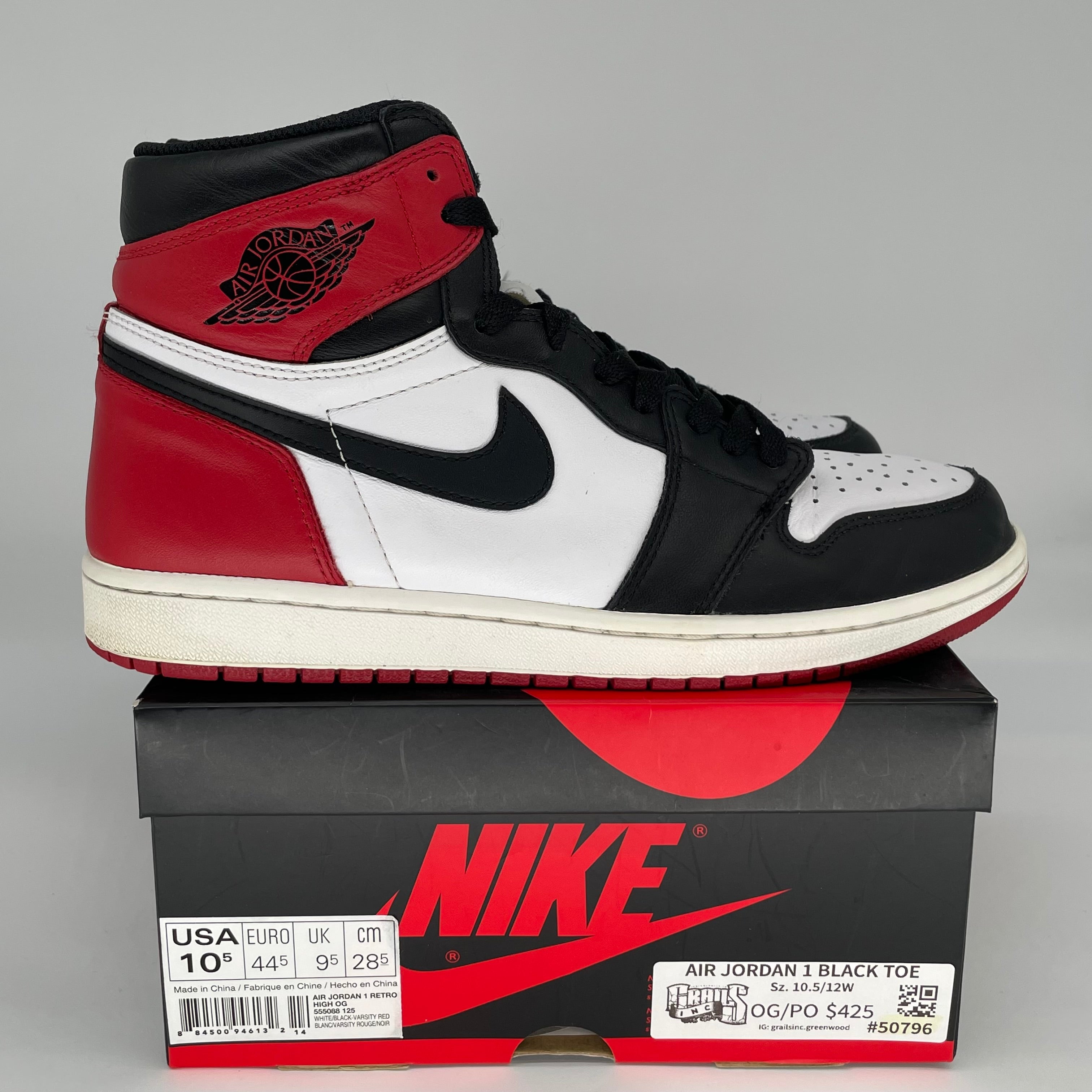 AIR JORDAN 1 BLACK TOE SIZE 10.5 555088-125