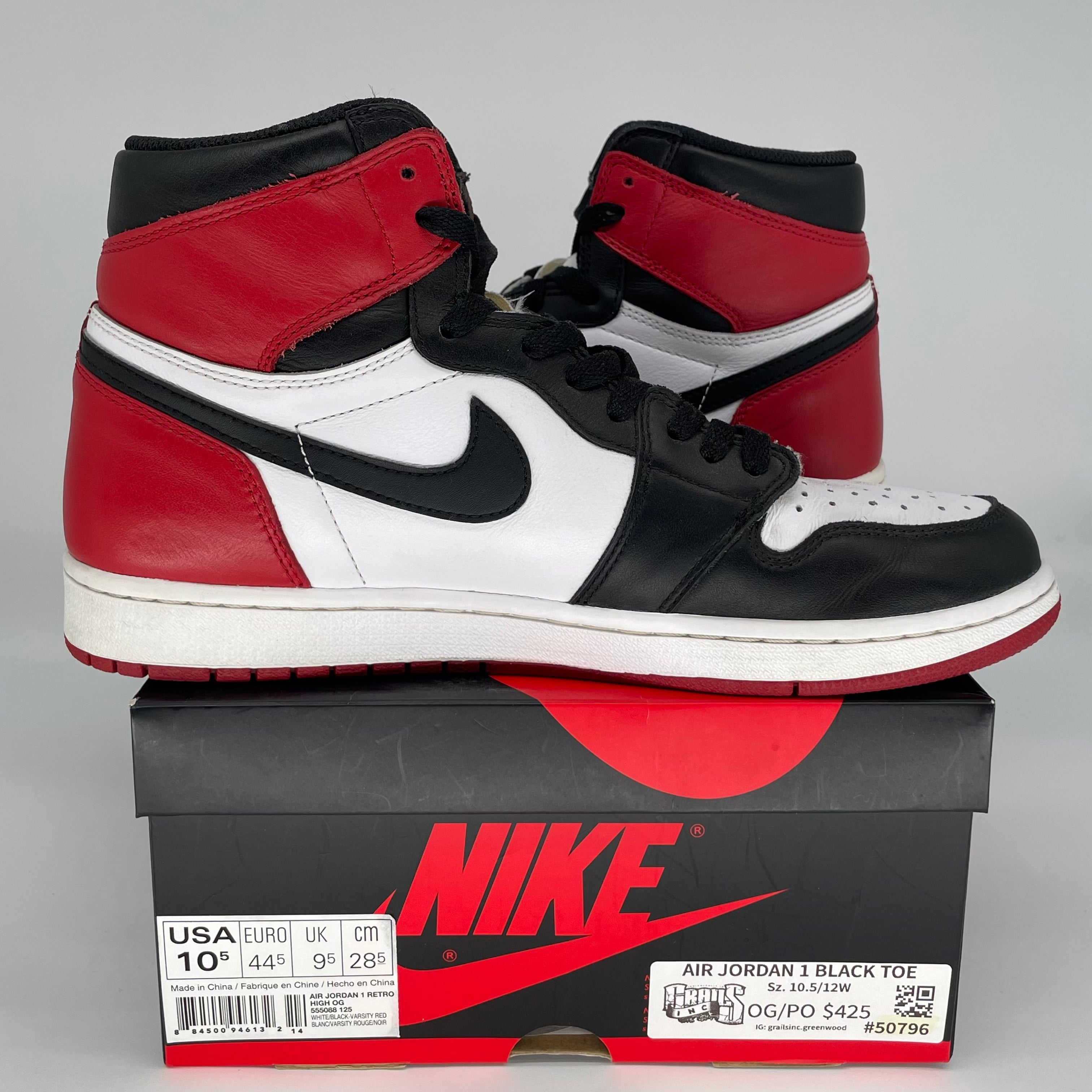 AIR JORDAN 1 BLACK TOE SIZE 10.5 555088-125