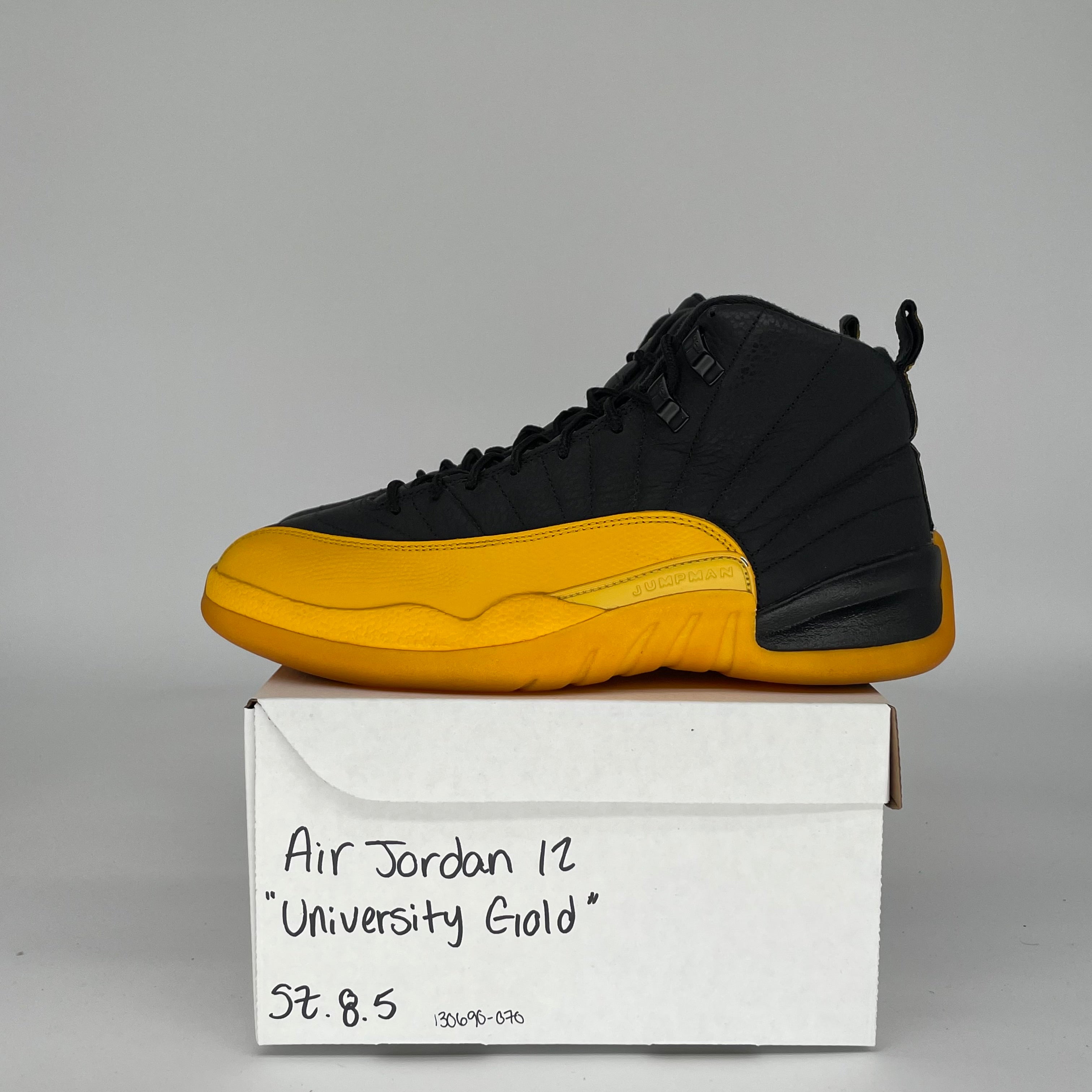 AIR JORDAN 12 UNIVERSITY GOLD SIZE 8.5 130690-070