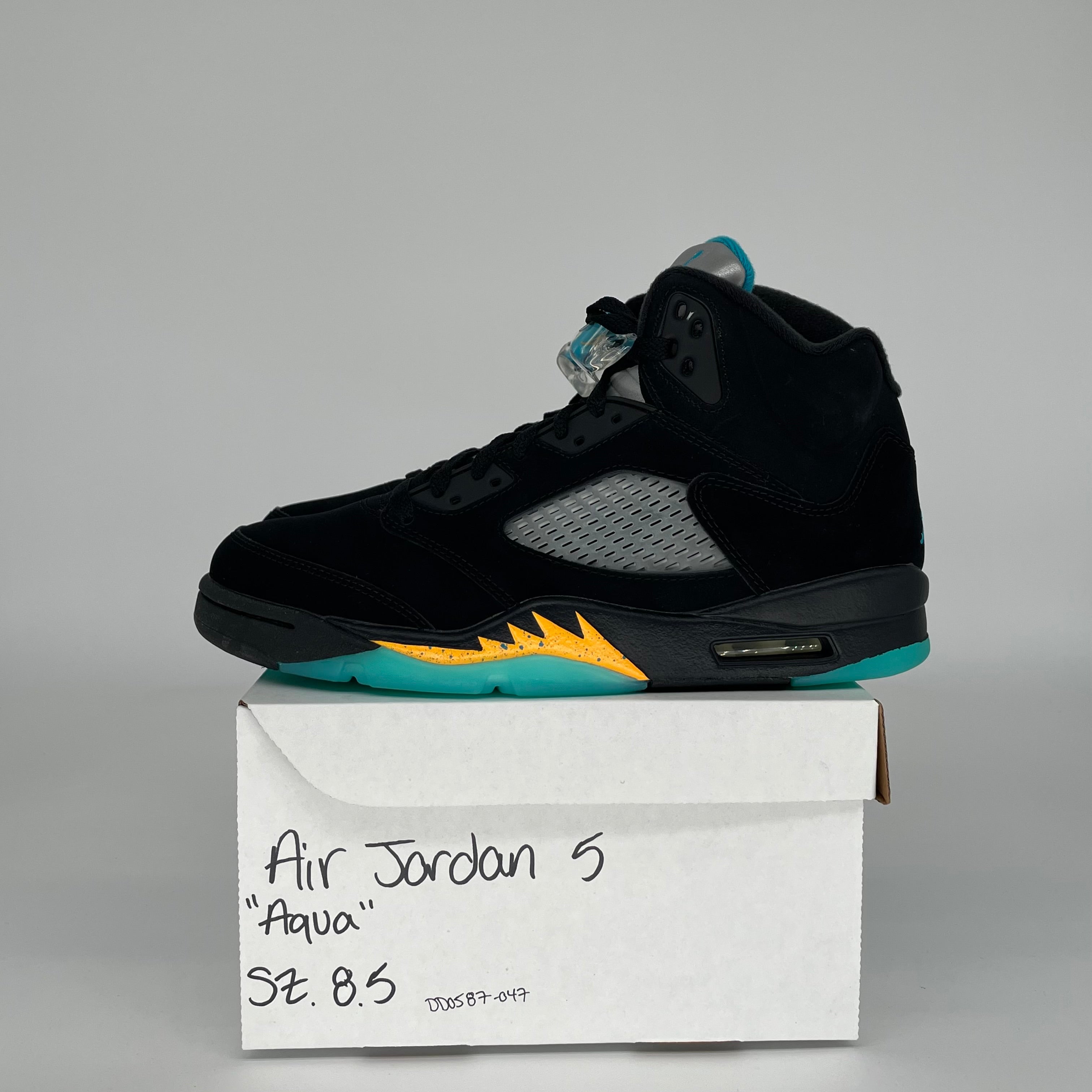 AIR JORDAN 5 AQUA SIZE 8.5 DD0587-047