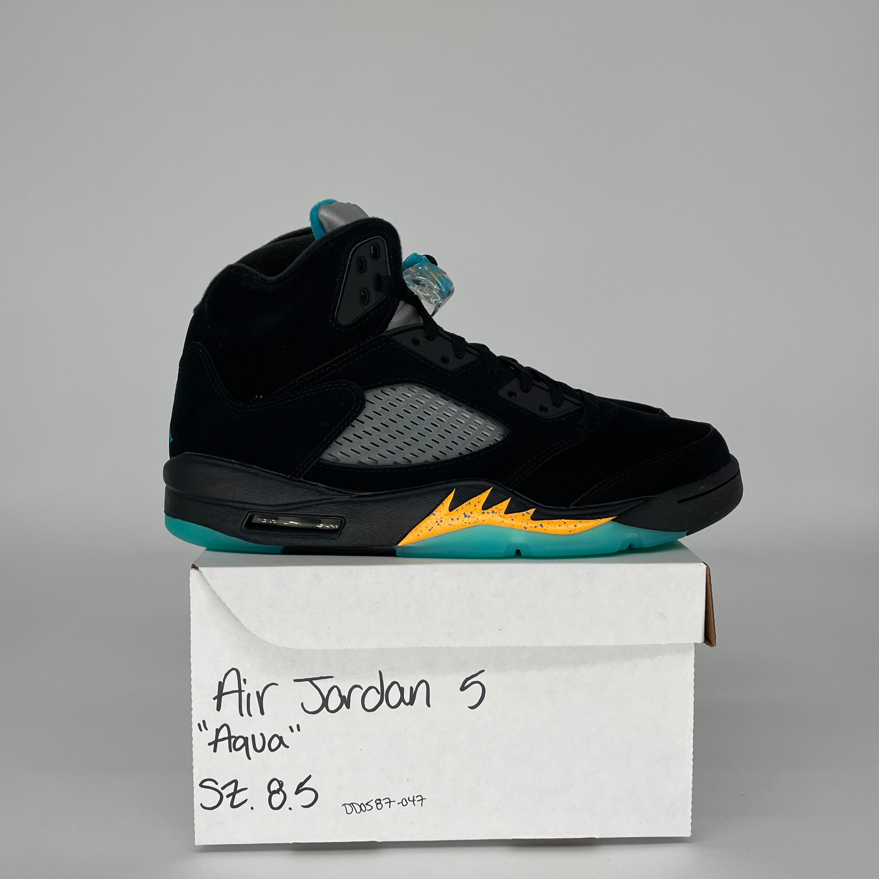 AIR JORDAN 5 AQUA SIZE 8.5 DD0587-047